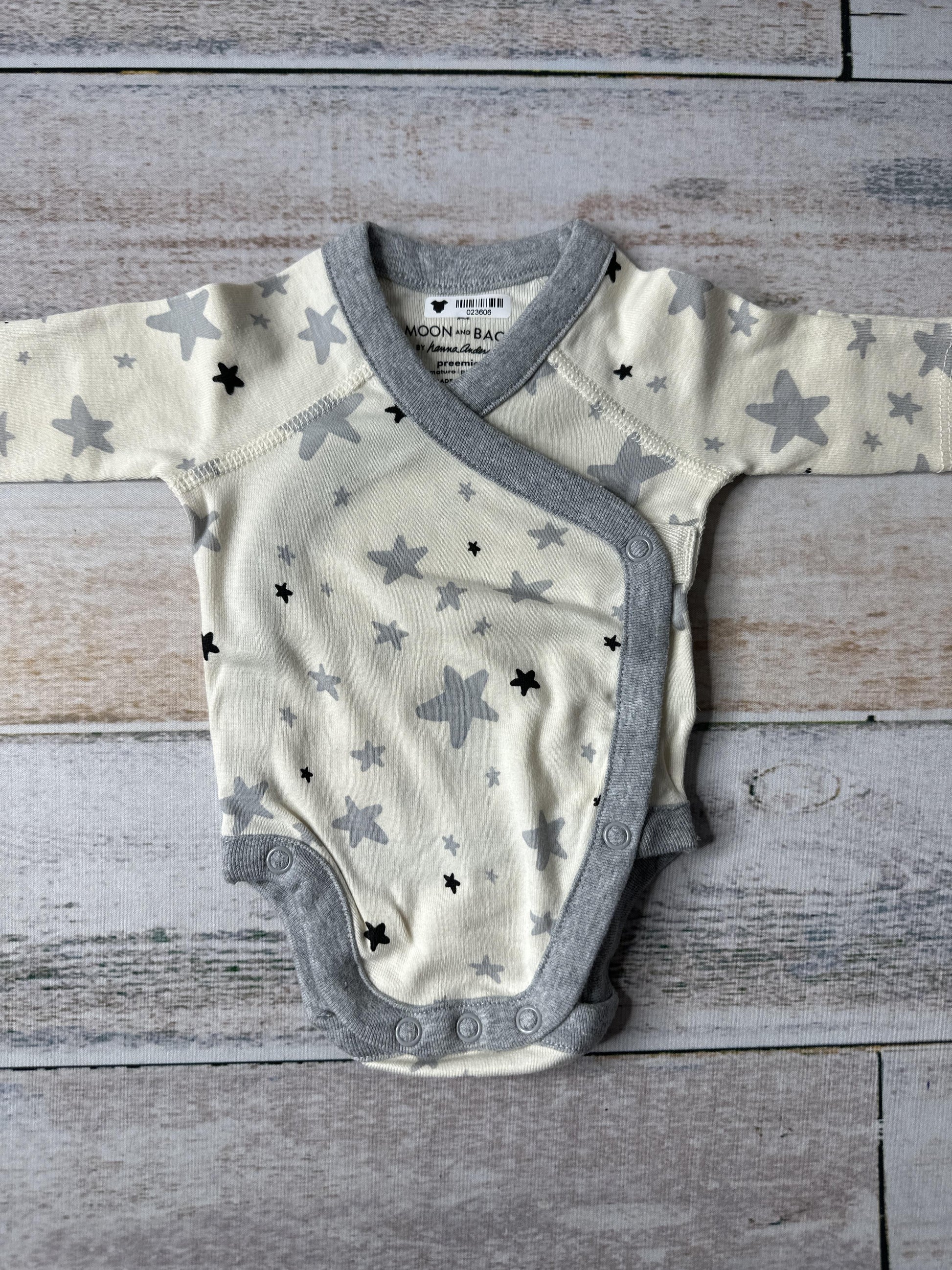 Moon and back Unisex White | Stars Onesie Size: Preemie White | Stars