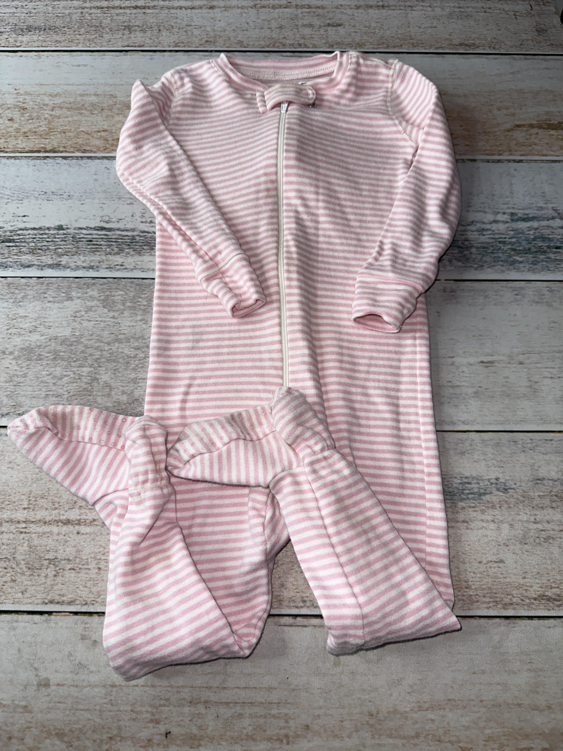Primary Girls White | Stripe | pink Pajamas Size: 18 months White | Stripe | pink
