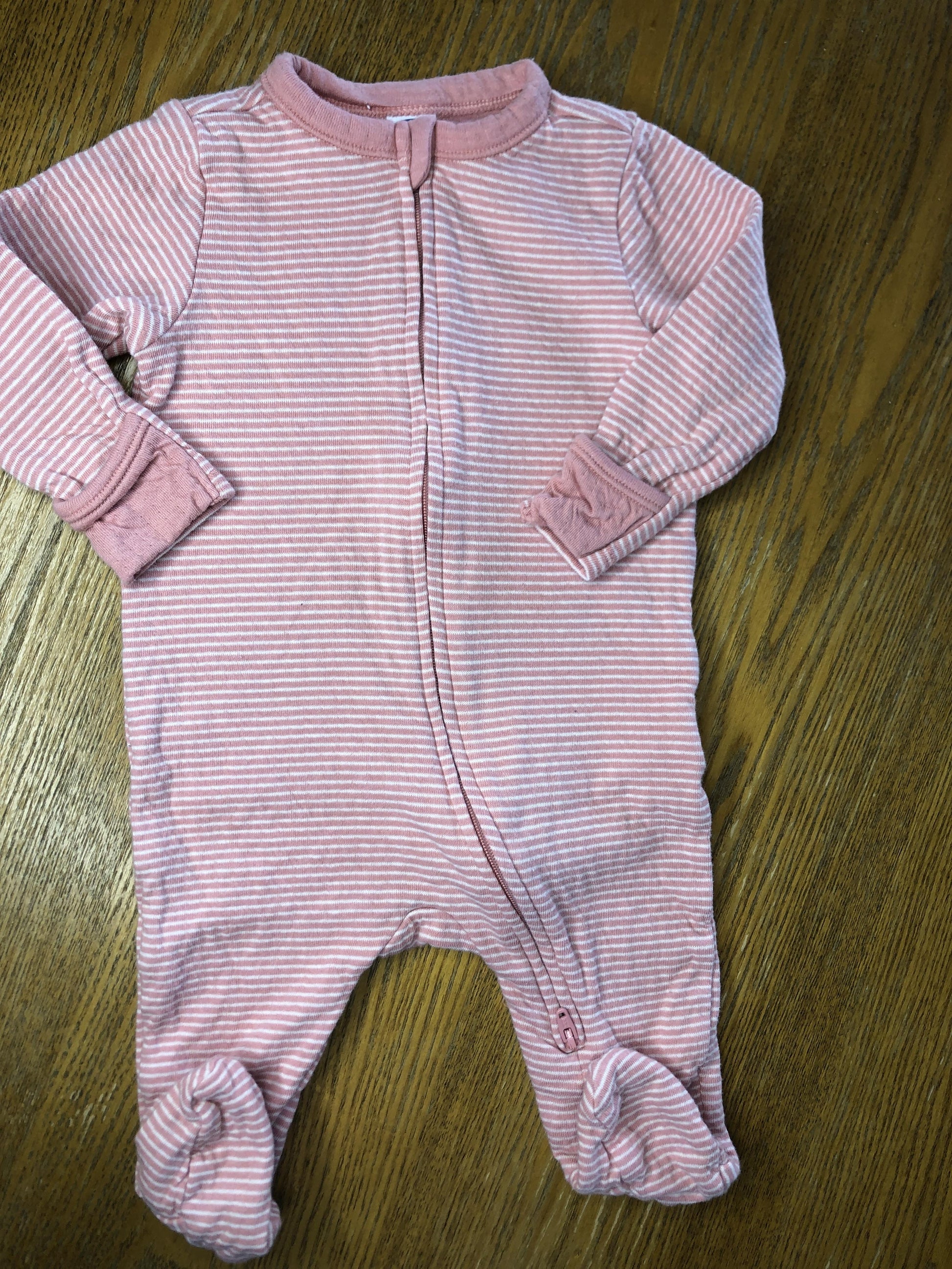 Old Navy Girls White | Striped | pink Pajamas Size: 3-6 months White | Striped | pink