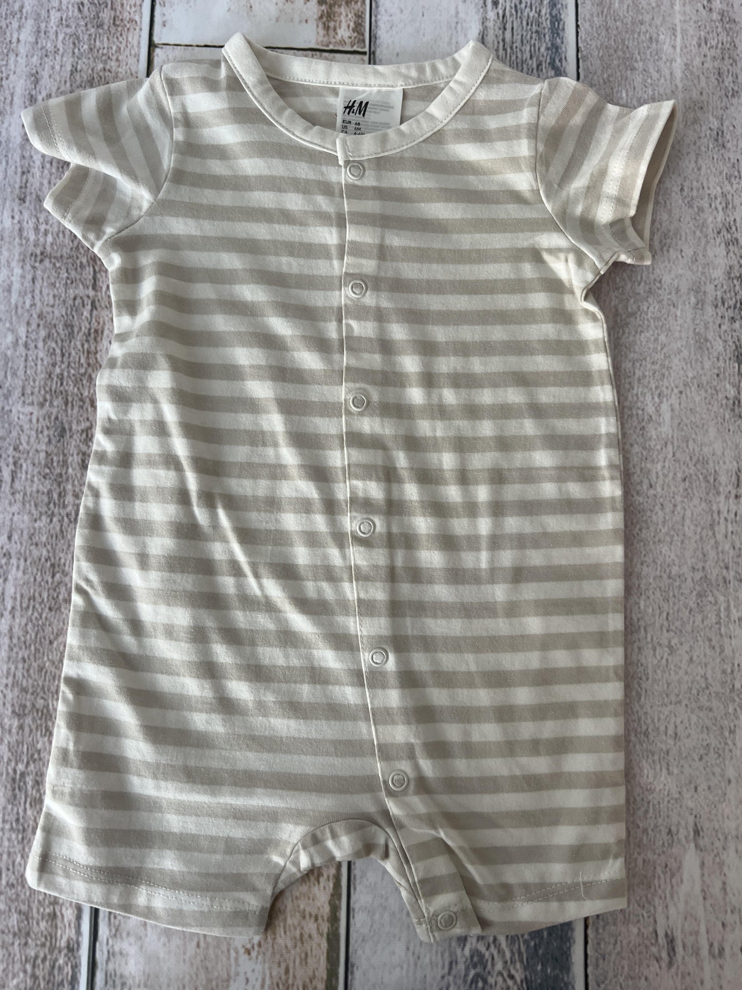 H&M Boys White | Tan | Stripe Romper Size: 6 months White | Tan | Stripe