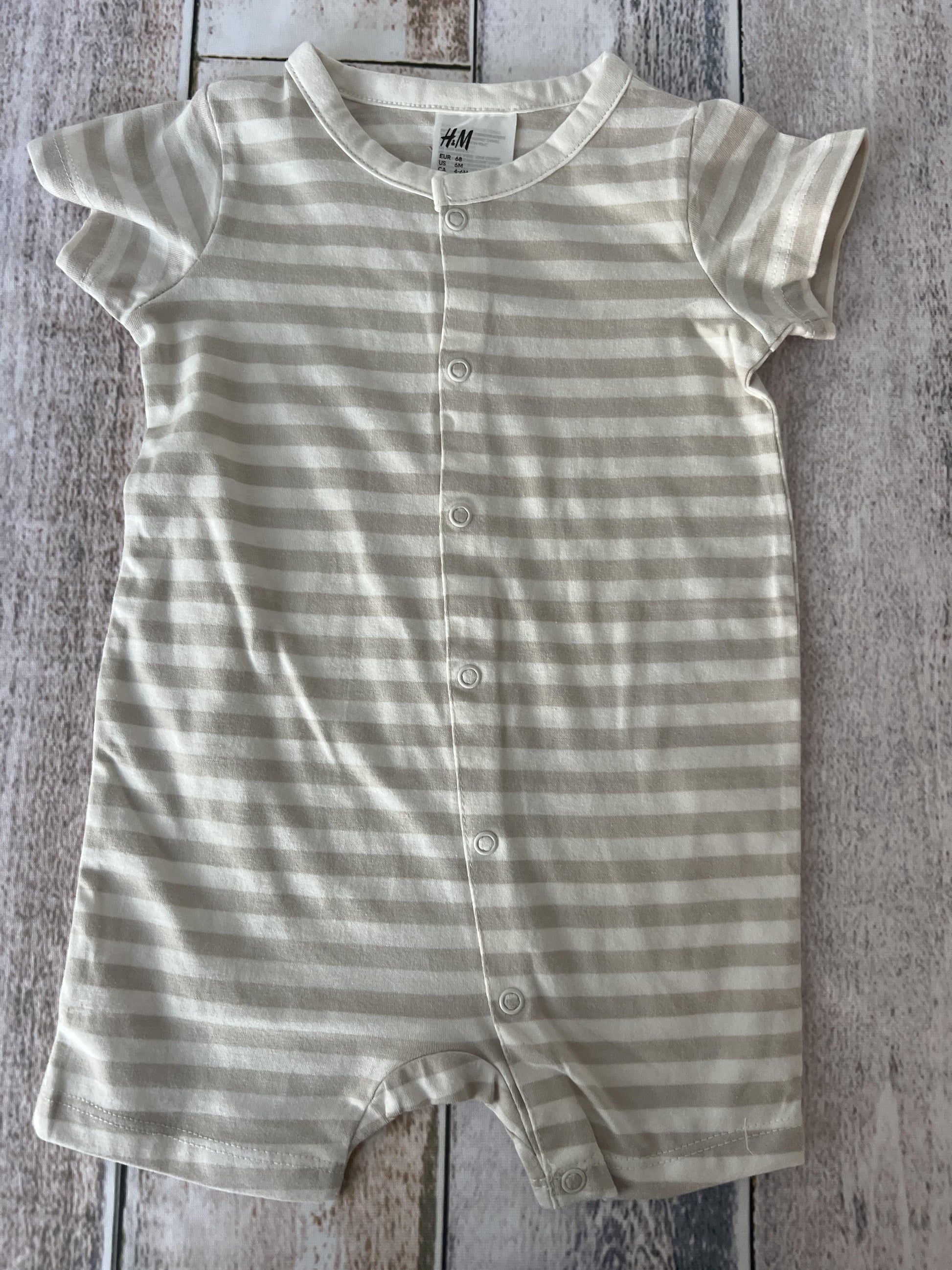 H&M Boys White | Tan | Stripe Romper Size: 6 months White | Tan | Stripe