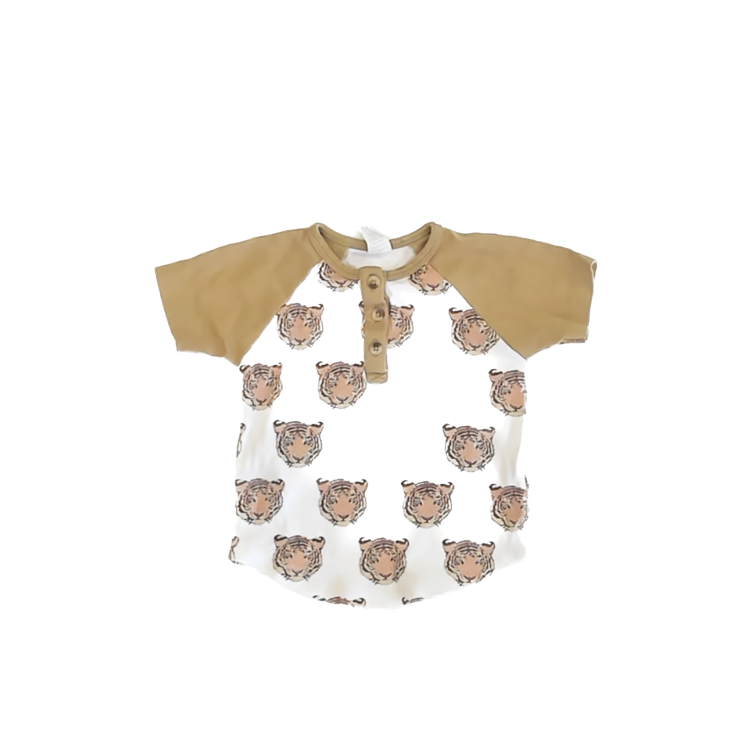 Kate Quinn Boys White | Tiger Short Sleeve Shirt Size: 2T White | Tiger