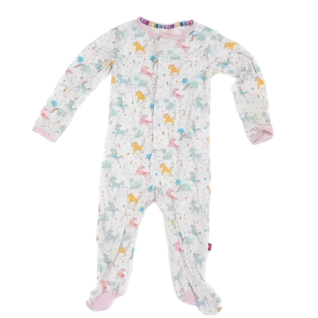 Magnetic Me Girls White | Unicorns 1-piece footed Pajamas Size: 6-9 Months White | Unicorns