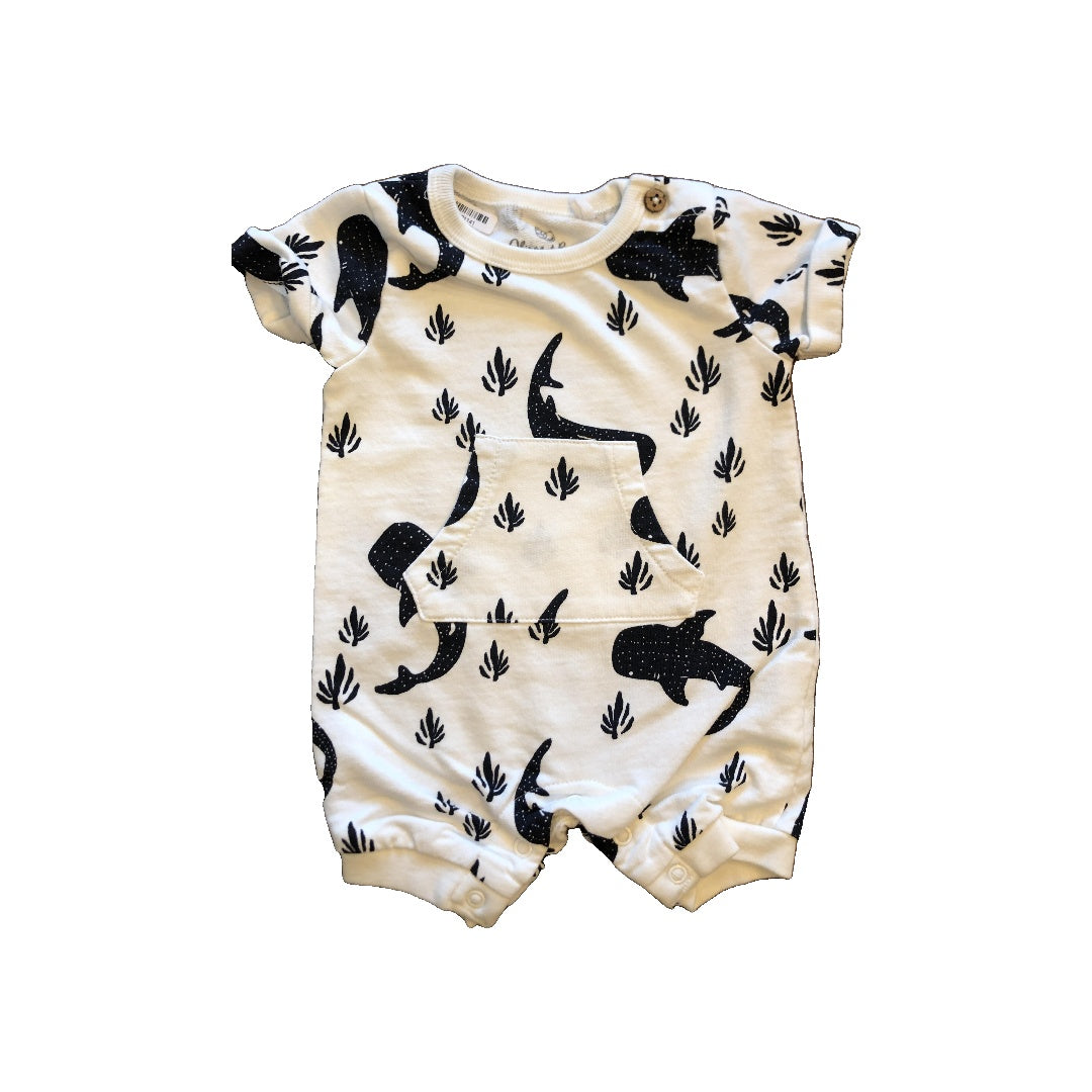 Oliver & Rain Unisex White | whales Shorts Size: Newborn White | whales
