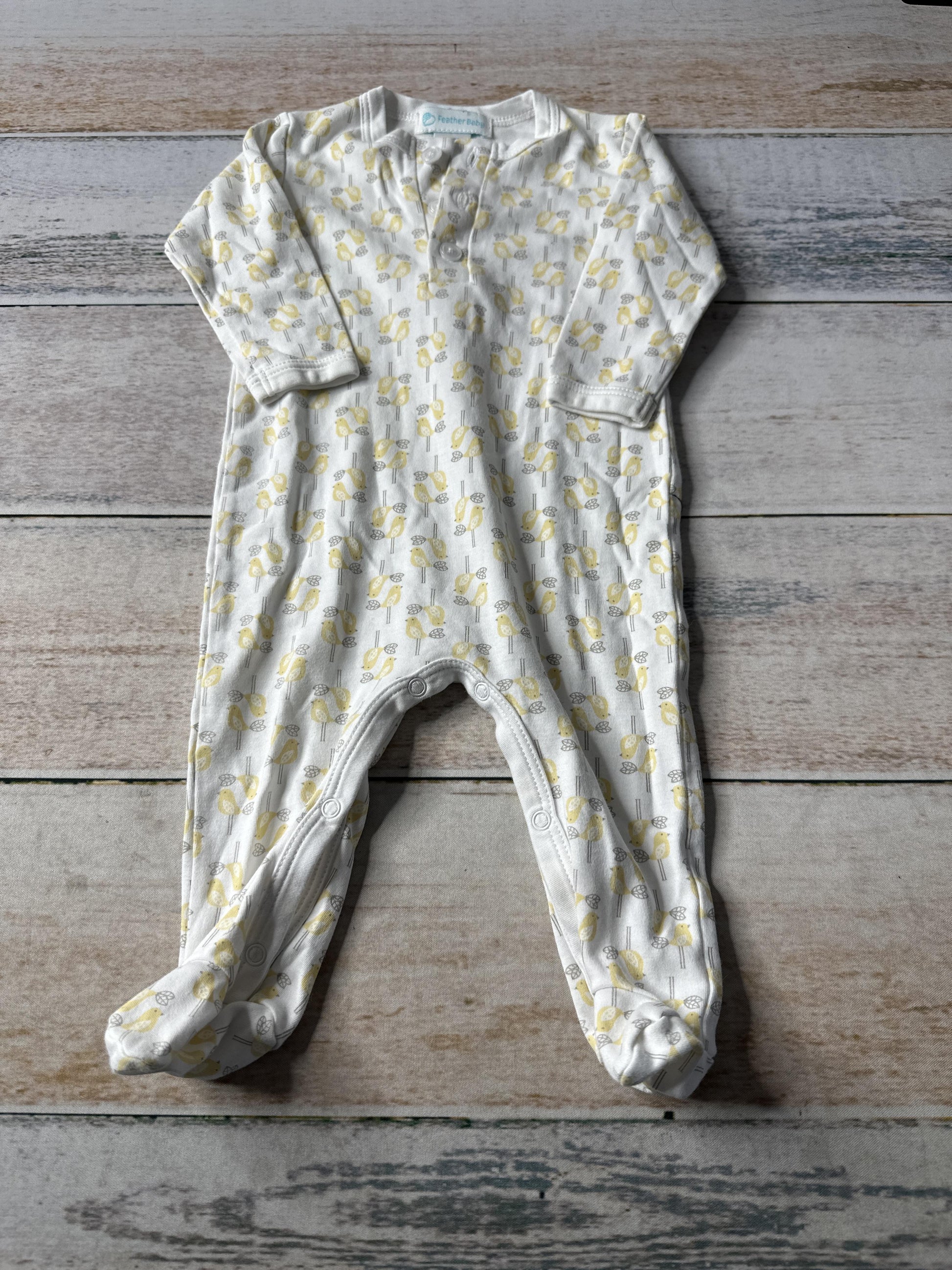 Feather Baby Unisex White | Yellow | Birds Long Sleeve Outfit Size: 3-6 months White | Yellow | Birds
