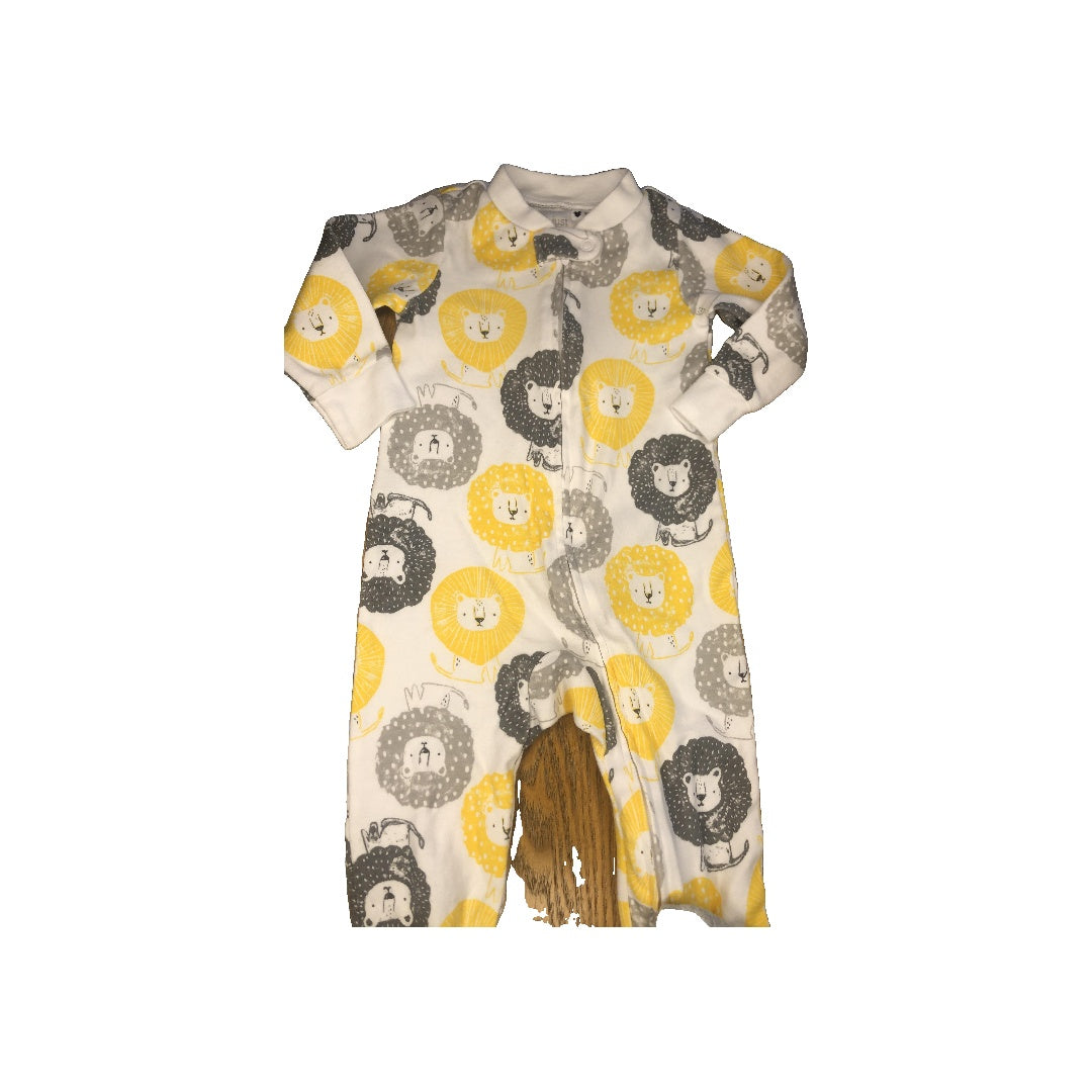 Carters Unisex White | Yellow | Grey | lions Pajamas Size: 6-12 months White | Yellow | Grey | lions