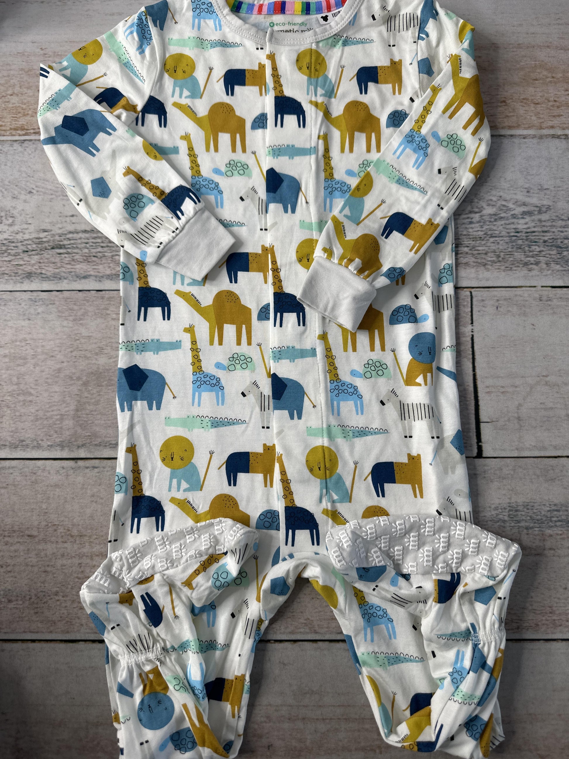 Simply Magnetic Me Unisex White | Yellow | light green | Light Blue Pajamas Size: 12-18 months White | Yellow | light green | Light Blue