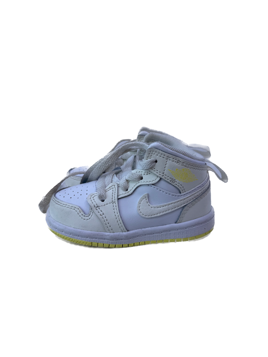 Air Jordan Unisex White | Yellow Sneakers Size: 5 Toddler White | Yellow