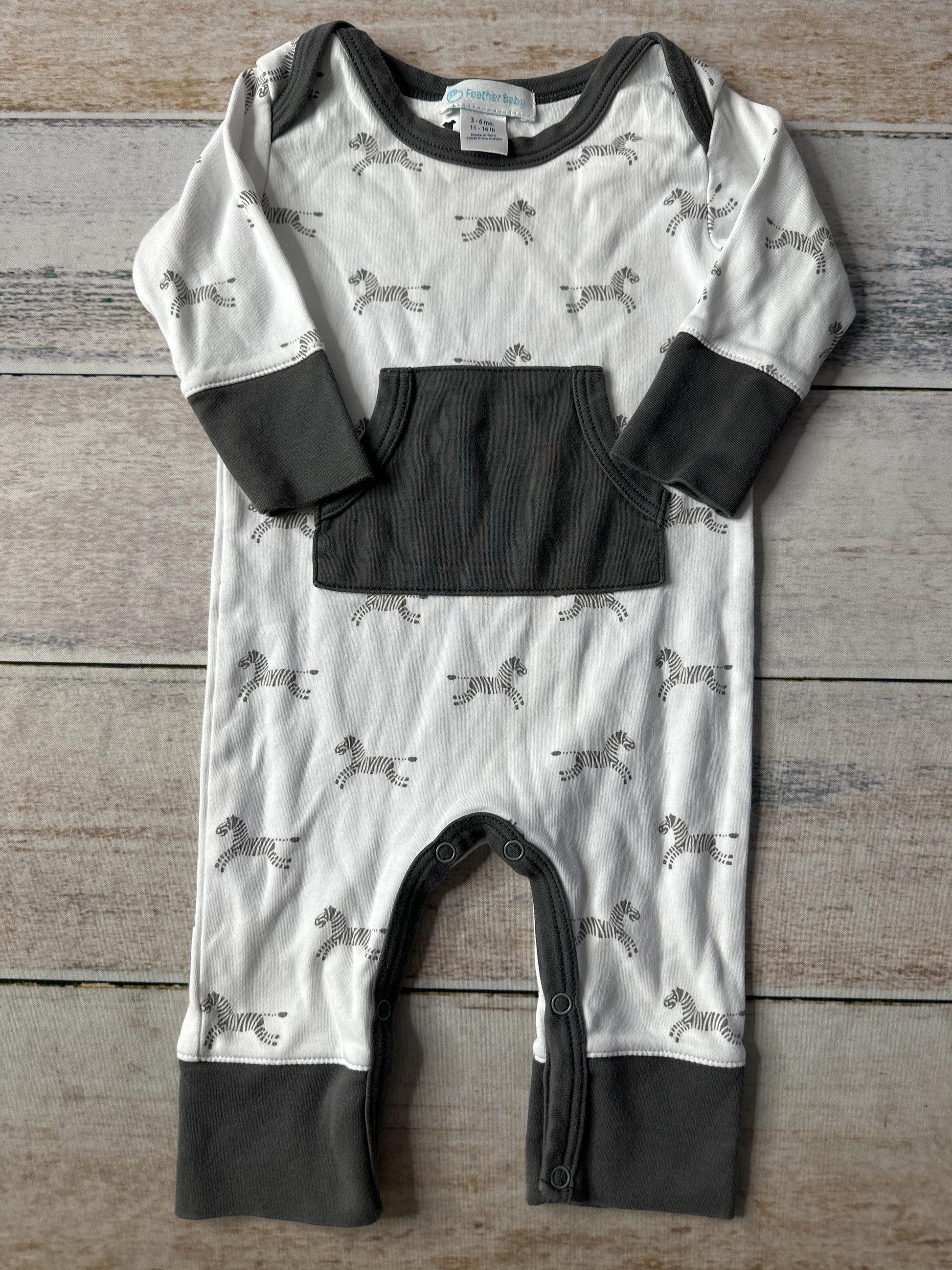 Feather Baby Boys White | Zebra Long Sleeve Outfit Size: 3-6 months White | Zebra