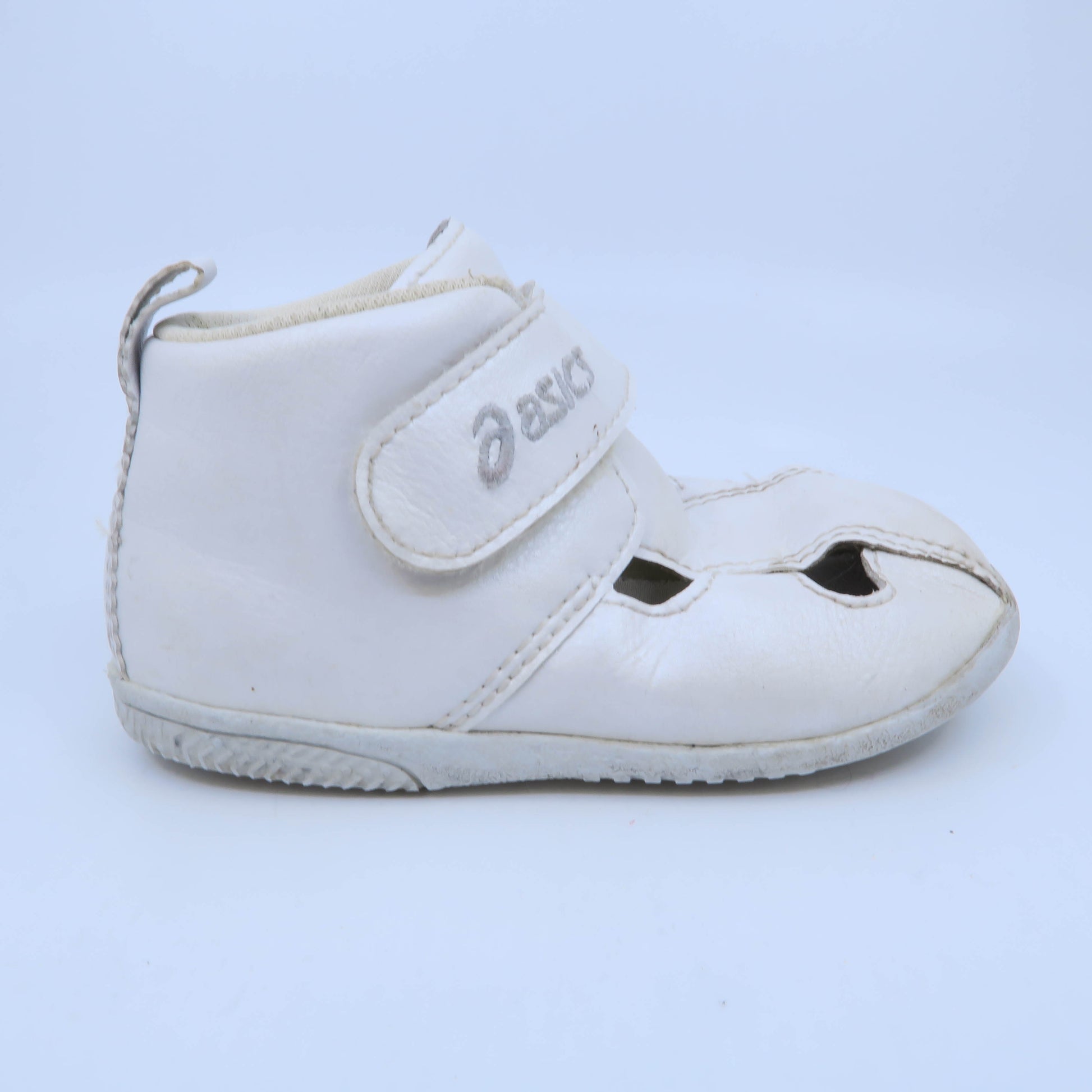 Asics Girls White Shoes Size: 5T White