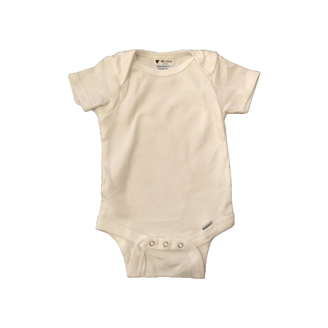 Gerber organic Unisex White Onesie Size: 3-6 months White