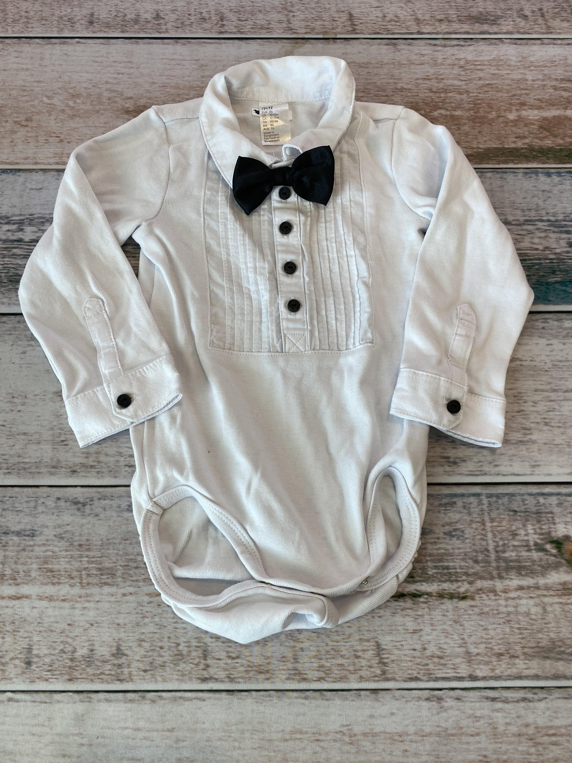 H&M Boys White Onesie Size: 12-18 months White