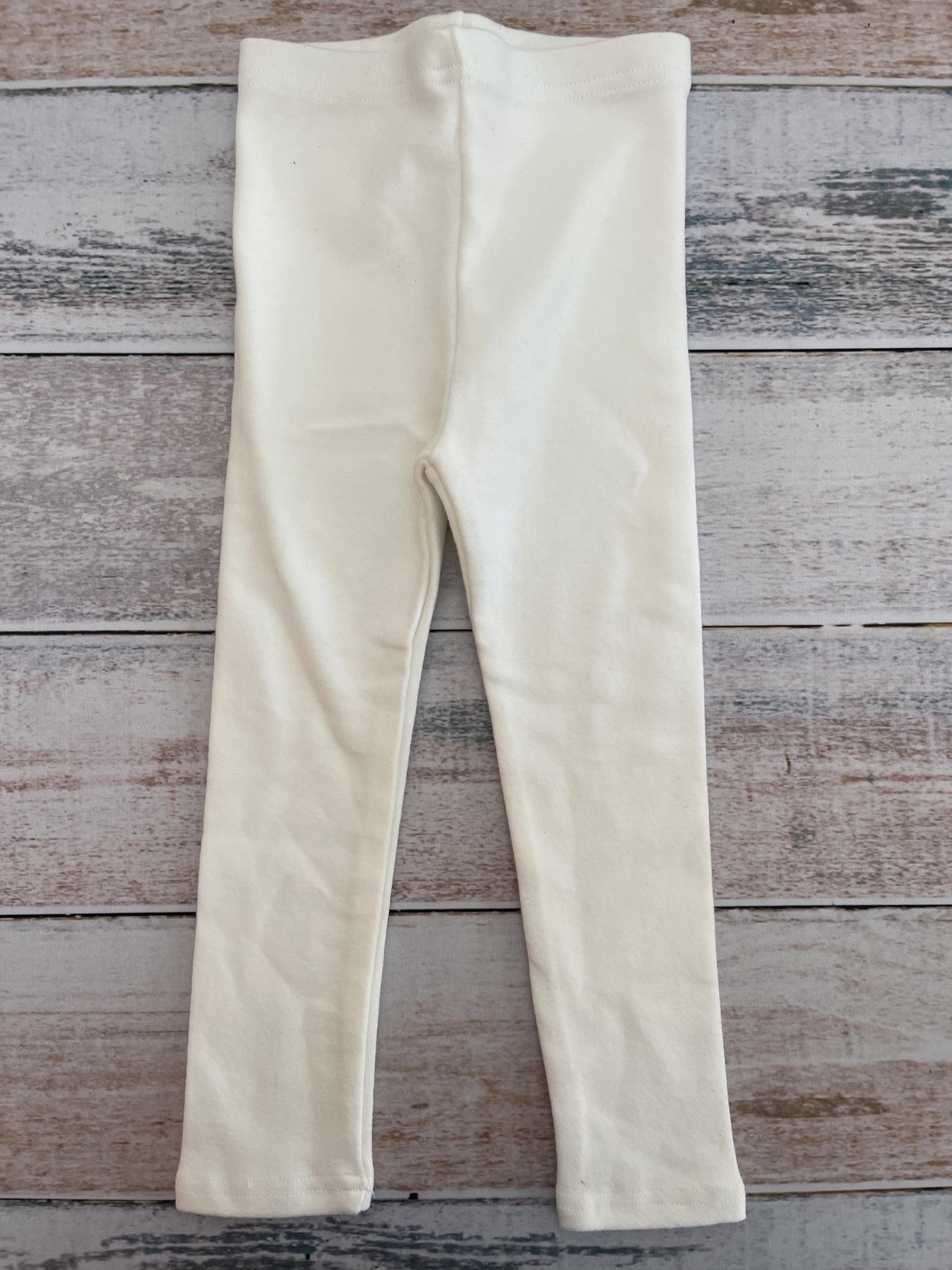 Paul and Nina Unisex White Pajamas Size: 4T White