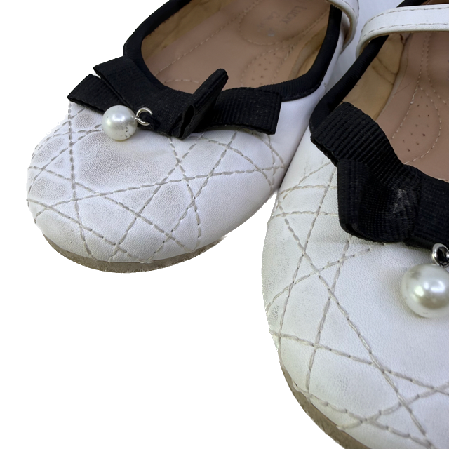 Lucky Top Girls White Shoes Size: 13 Toddler White