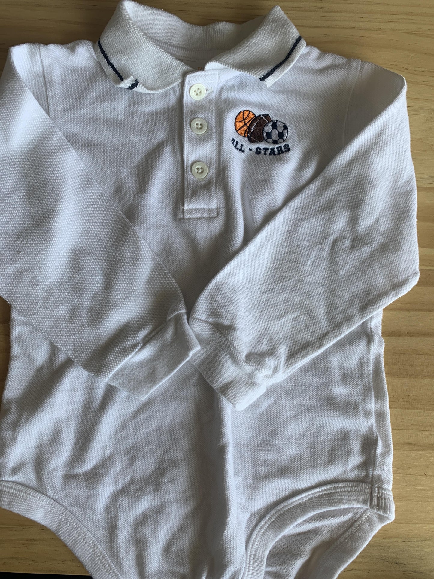 Boys White Onesie Size: 24 months White