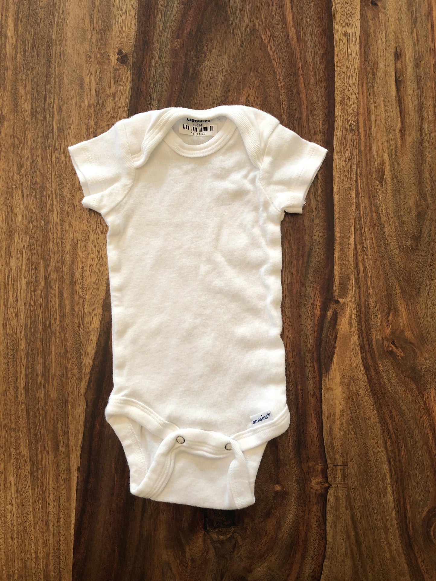 Gerber orgs Girls White Onesie Size: 0-3 months White