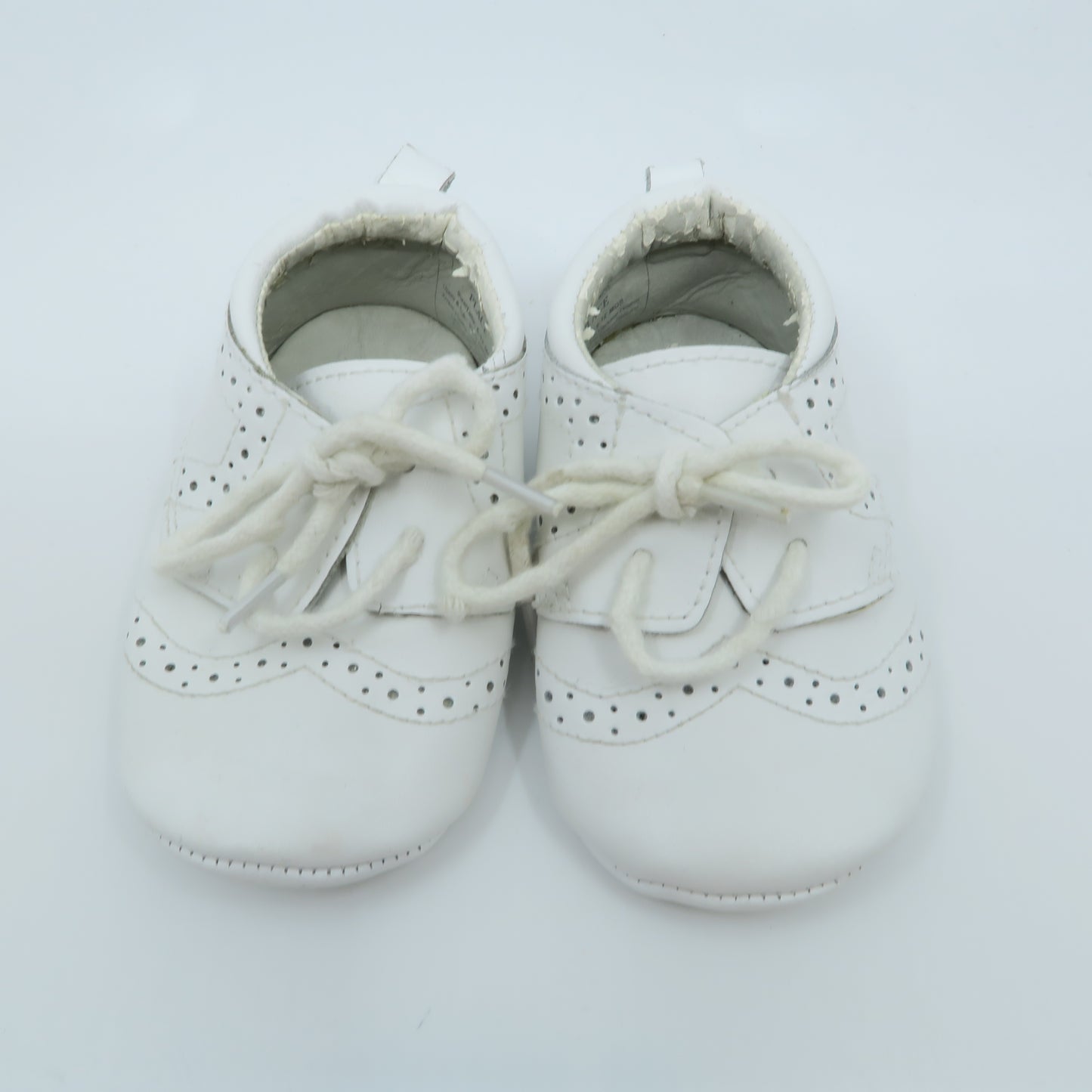 The Children's Place Boys White Shoes Size: 1 infant White