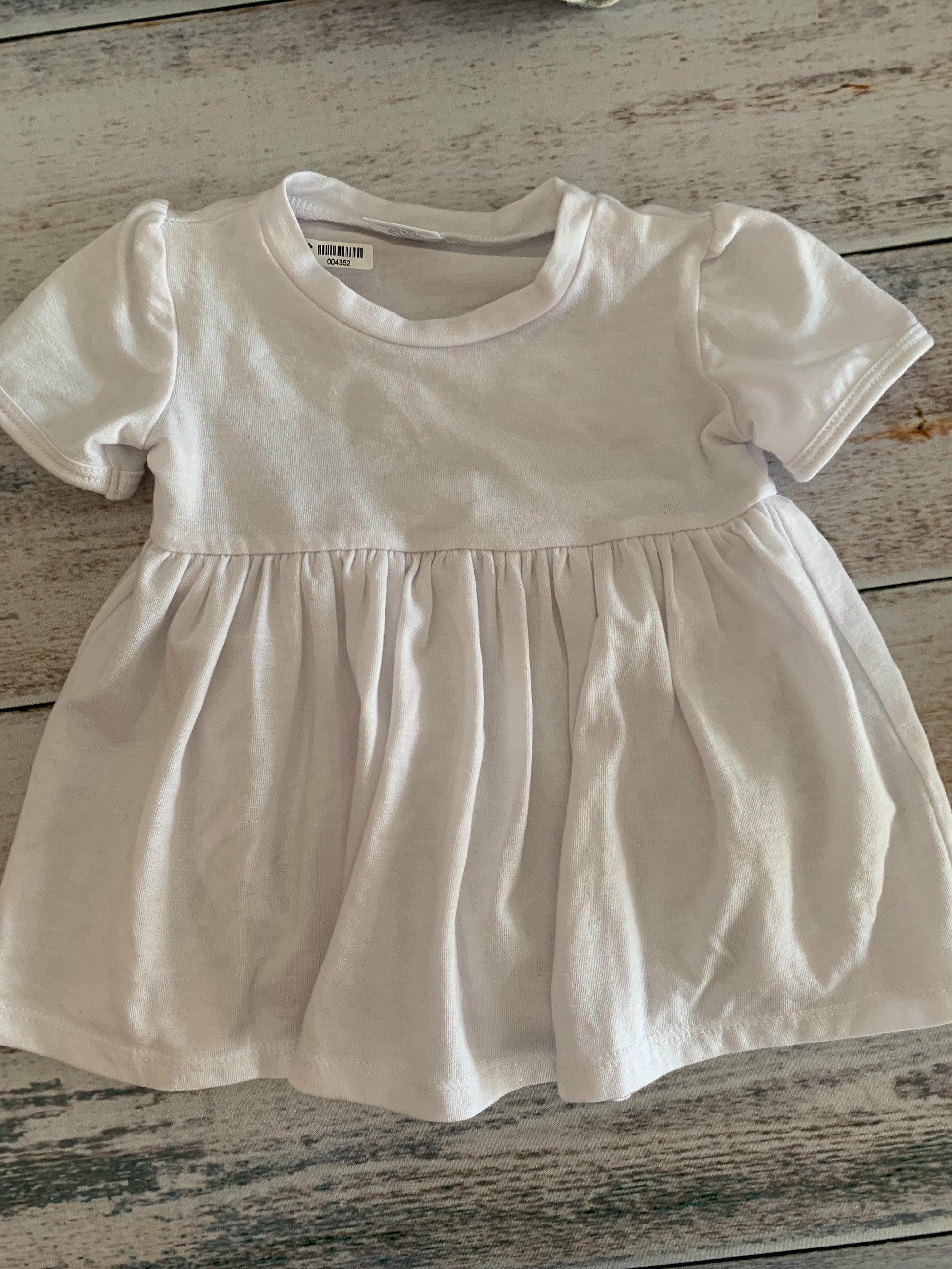 Peasy Girls White Dress Size: 3-6 months White