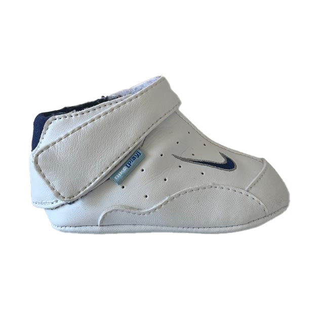 Nike Boys White Shoes Size: 1 Infant
