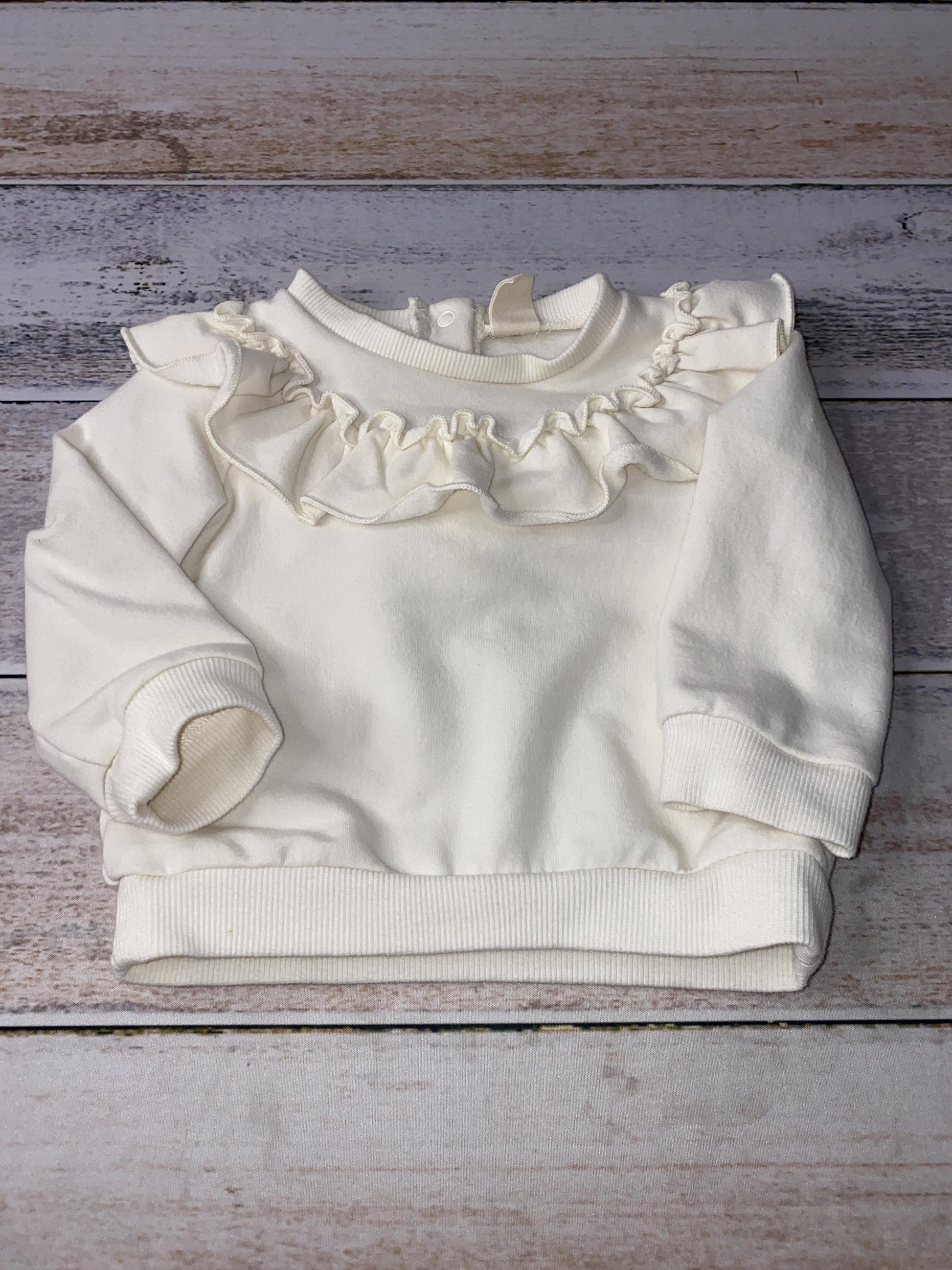 Nordstrom Girls White Sweater Size: 9 months White