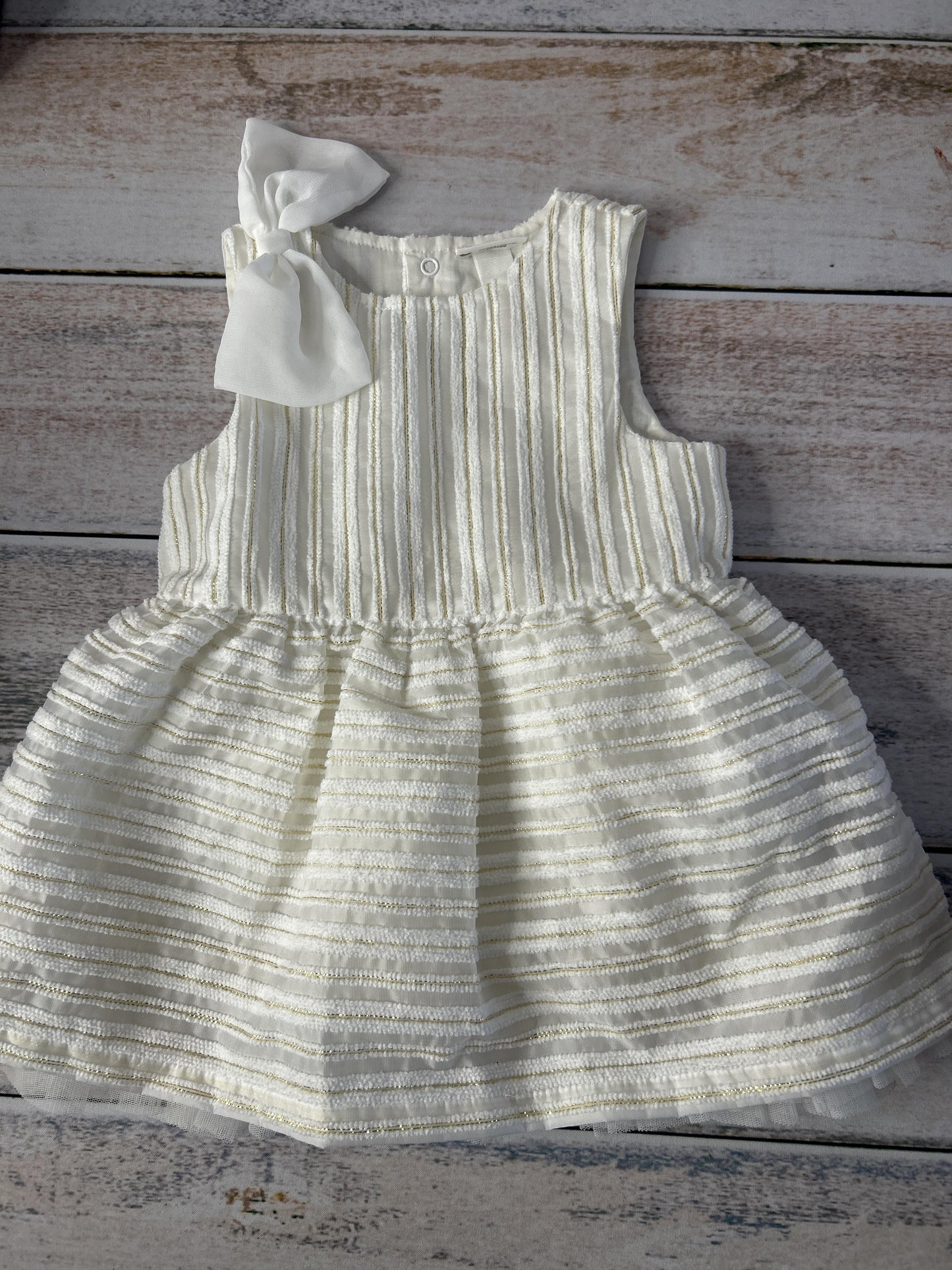 Girls White Dress Size: 6-9 months White