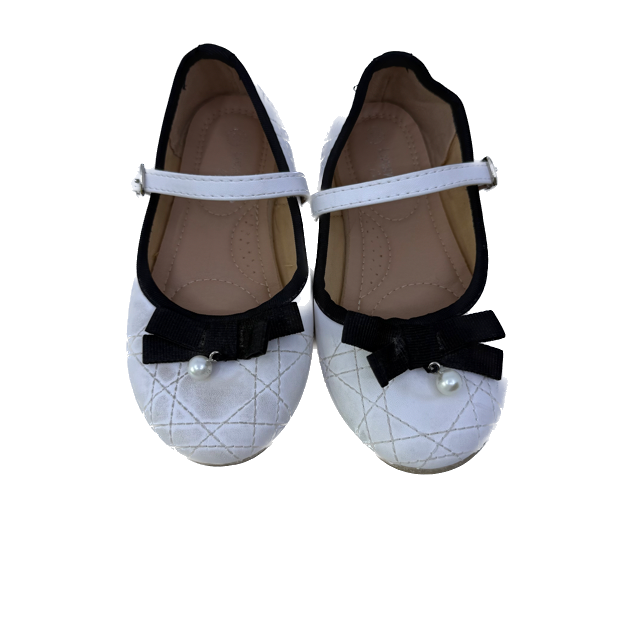 Lucky Top Girls White Shoes Size: 13 Toddler White