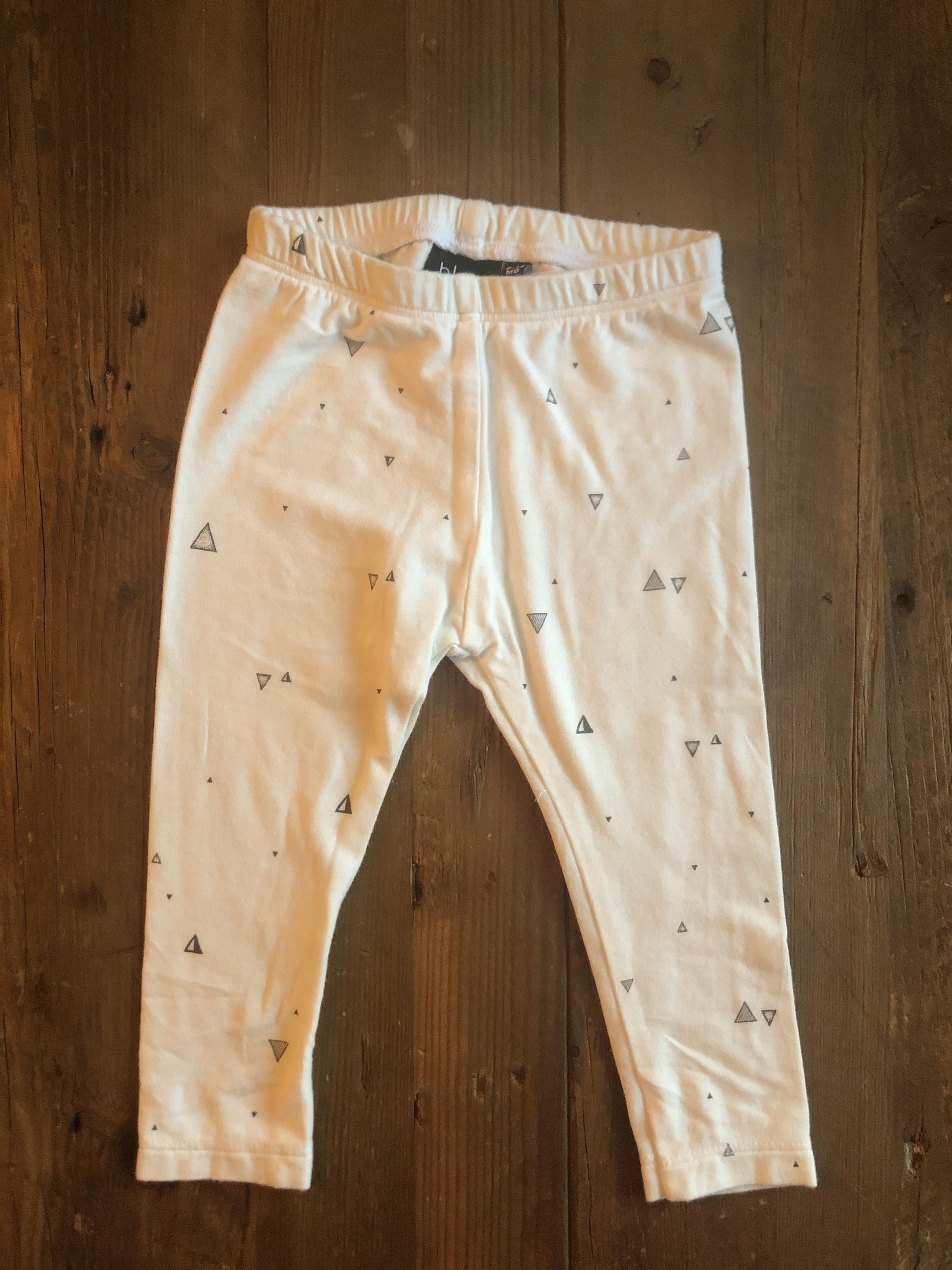 BabySprouts co Unisex White Pants Size: 6-12 months White