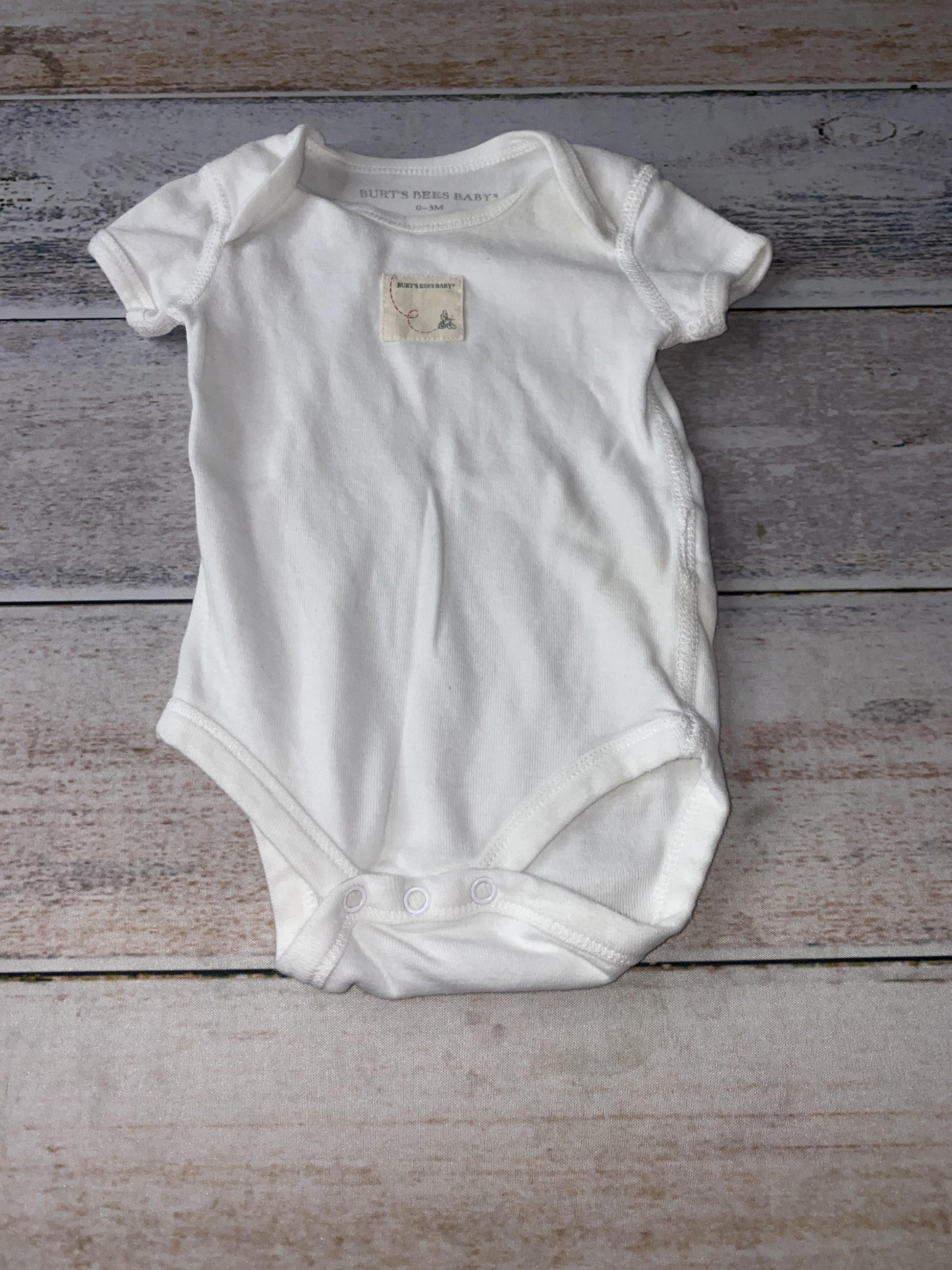 Burt's Bees Unisex White Onesie Size: 0-3 months White
