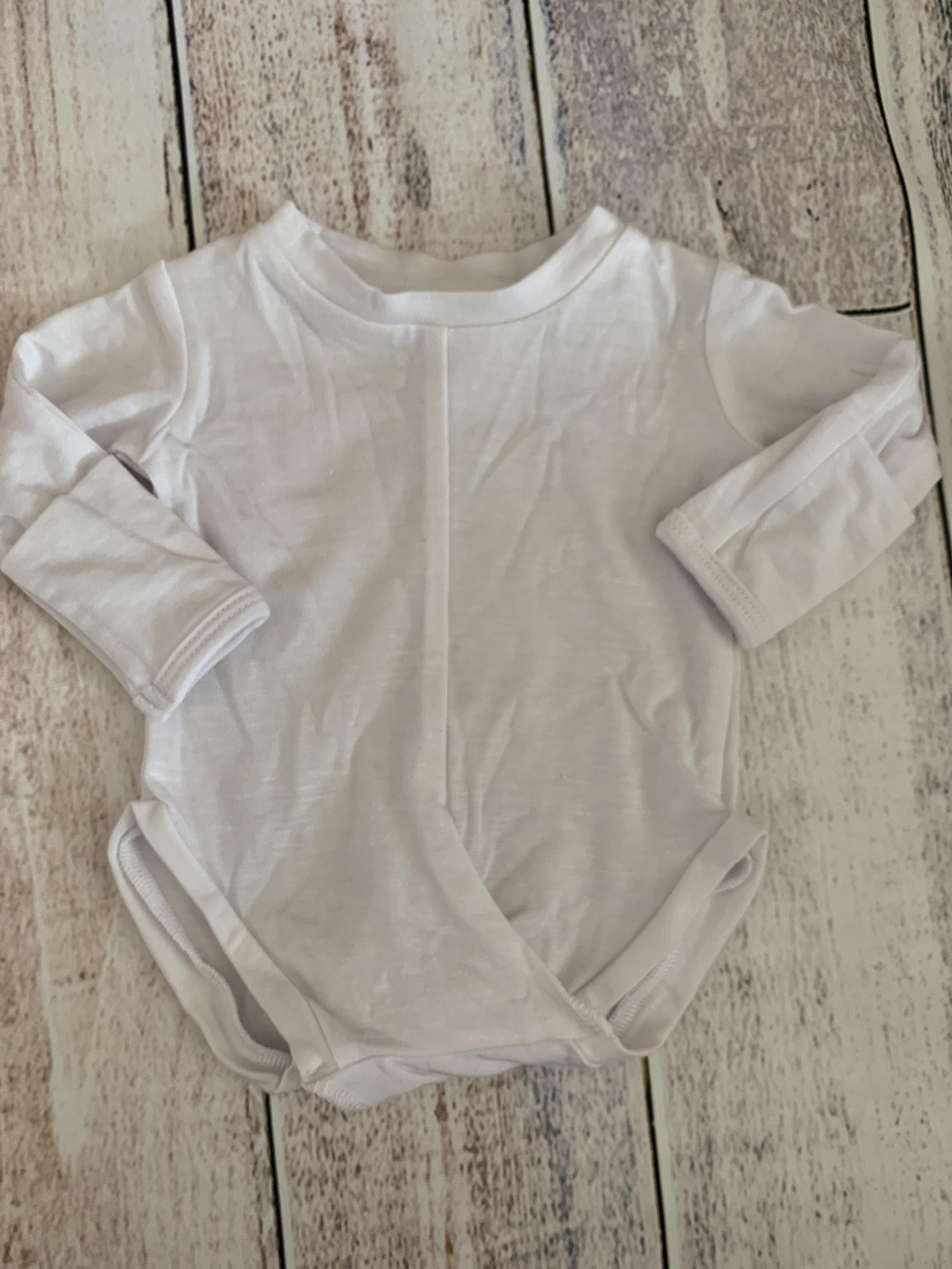 Peasy Unisex White Onesie Size: Newborn White