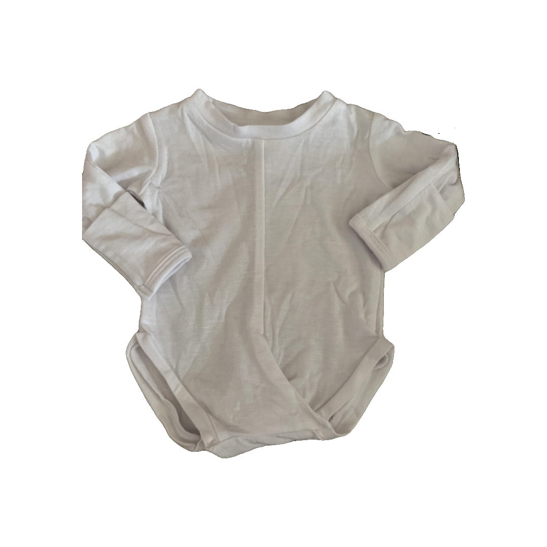 Peasy Unisex White Onesie Size: Newborn White