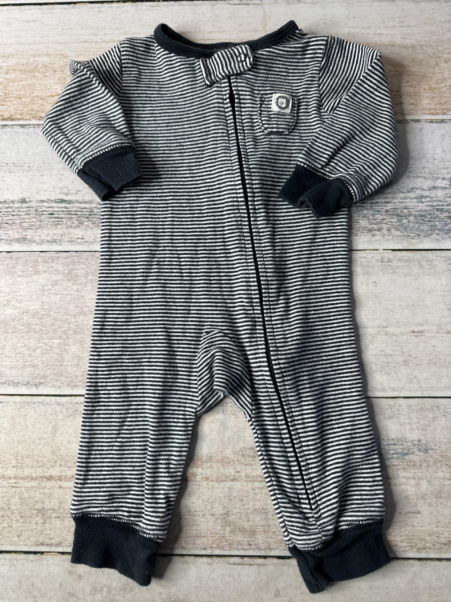 Carters Unisex Wool White | Black Long Sleeve Outfit Size: 0-3 months Wool White | Black