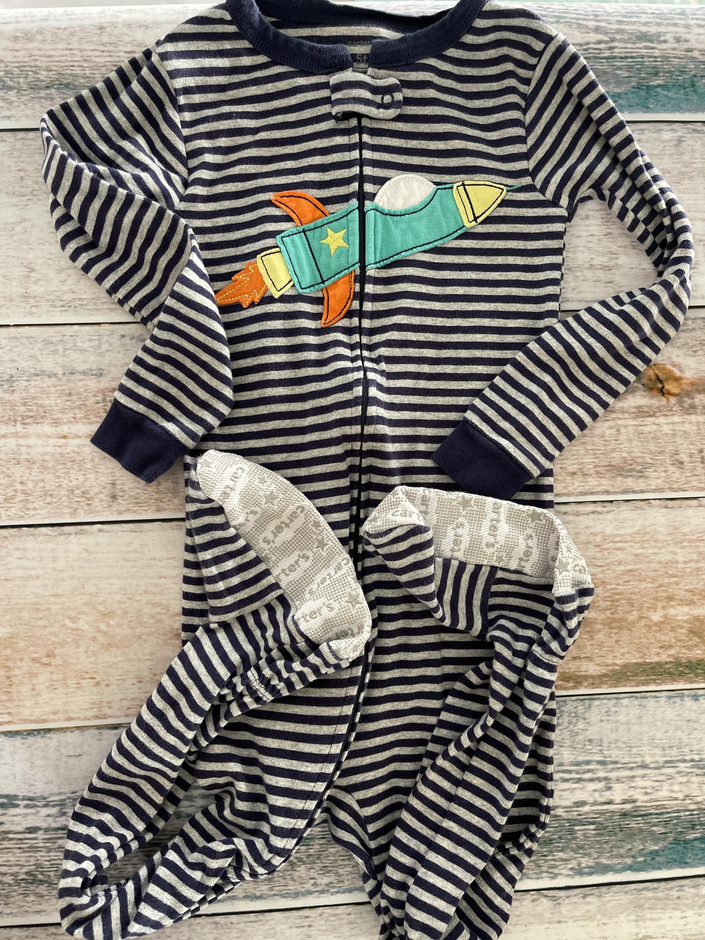 Carters Boys Wool White | Navy Blue | Stripe Pajamas Size: 5 Wool White | Navy Blue | Stripe