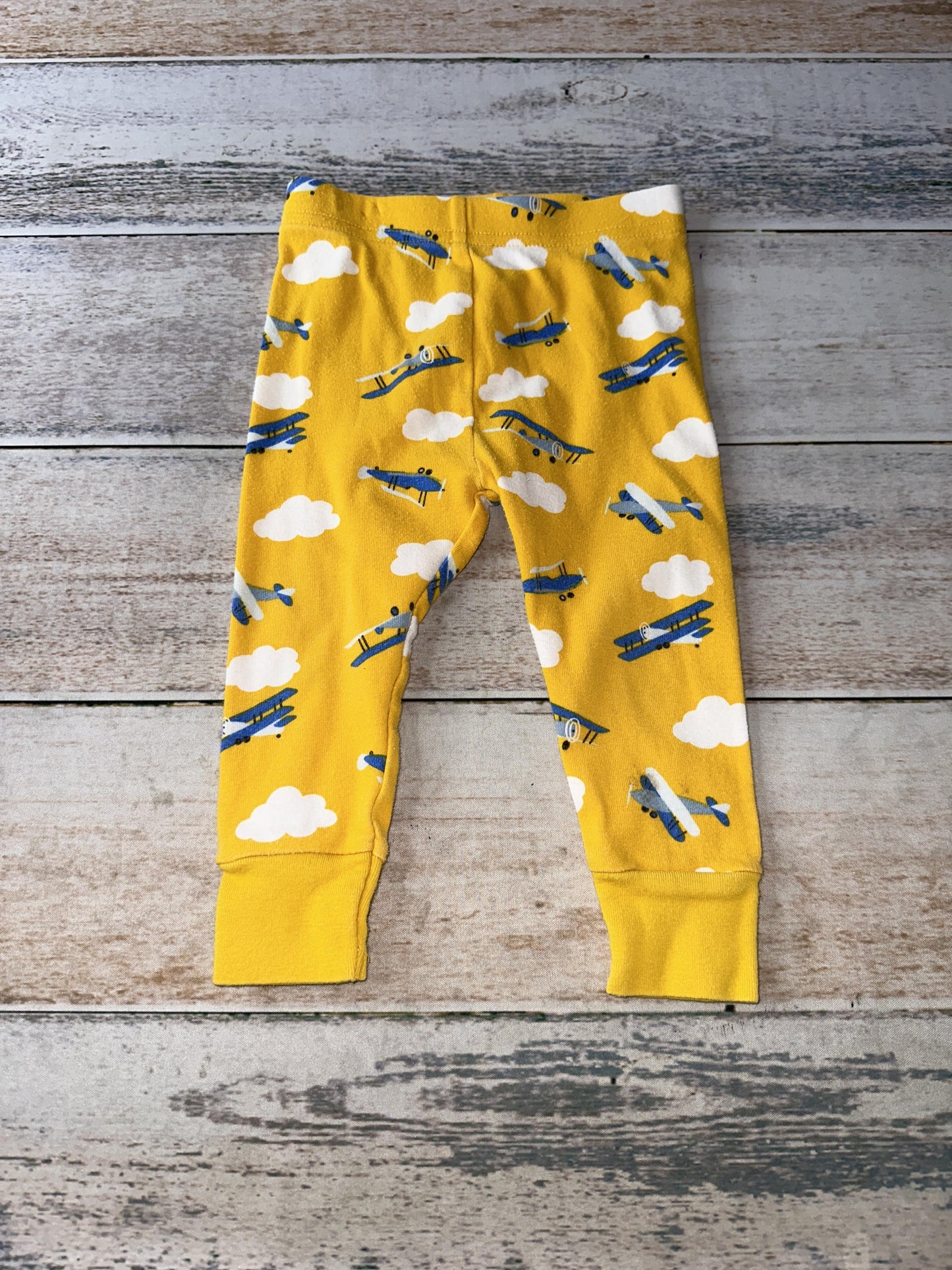 Old Navy Unisex Yellow | airplanes Pajamas Size: 12-18 months Yellow | airplanes