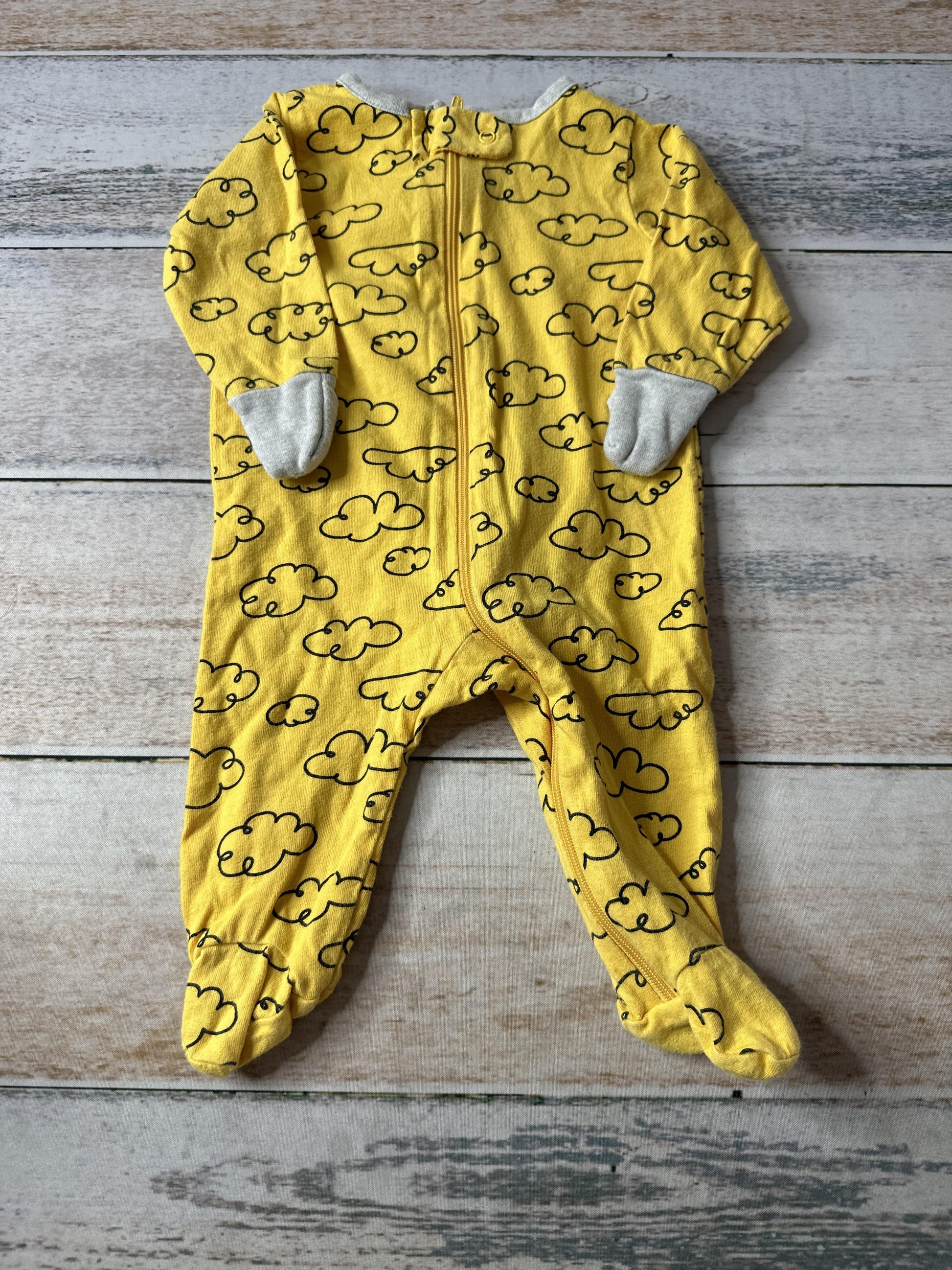Gerber Unisex Yellow | Black | Clouds Pajamas Size: Newborn Yellow | Black | Clouds