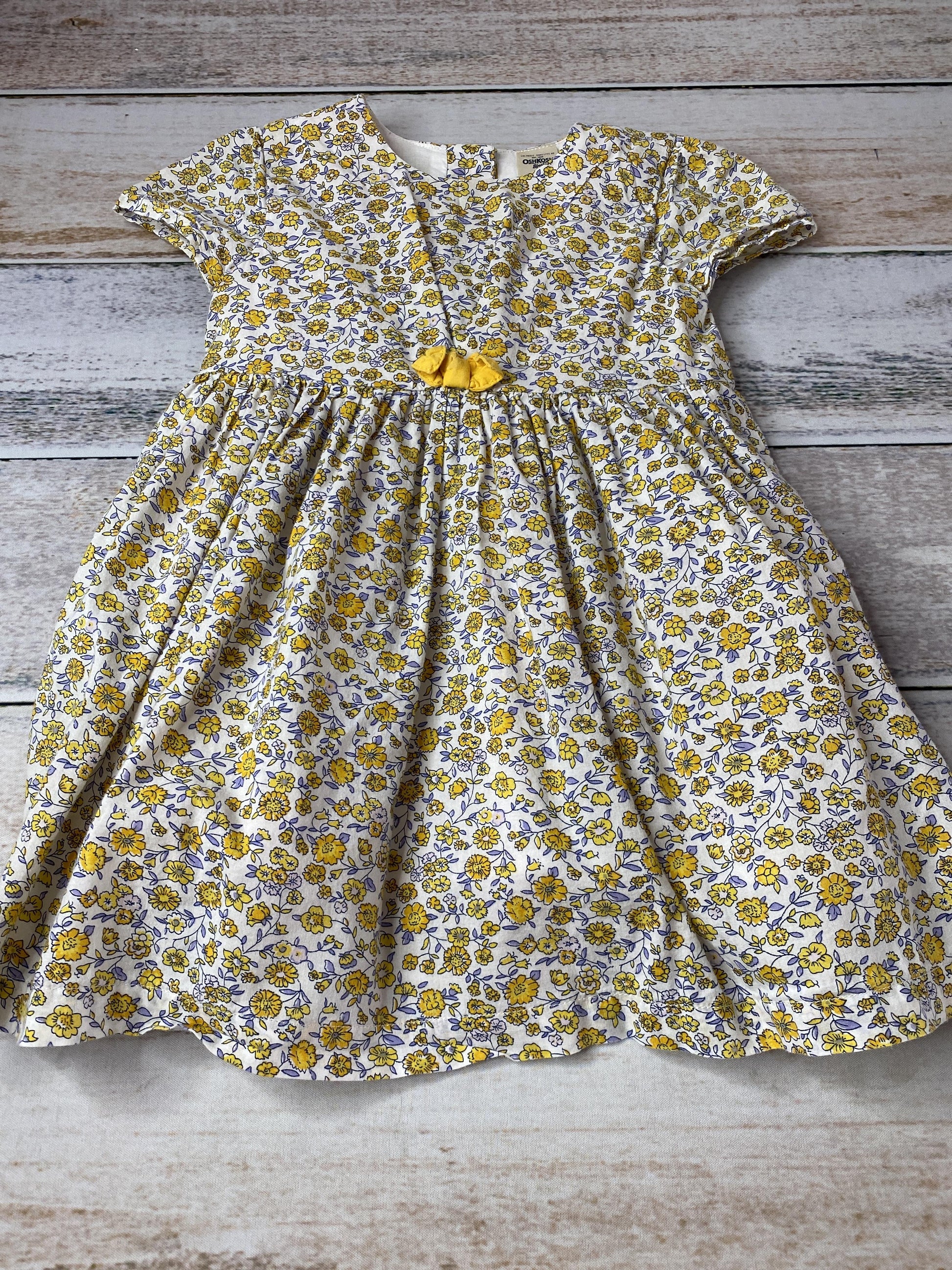 OshKosh Girls Yellow | Blue | Flowers Dress Size: 18 months Yellow | Blue | Flowers