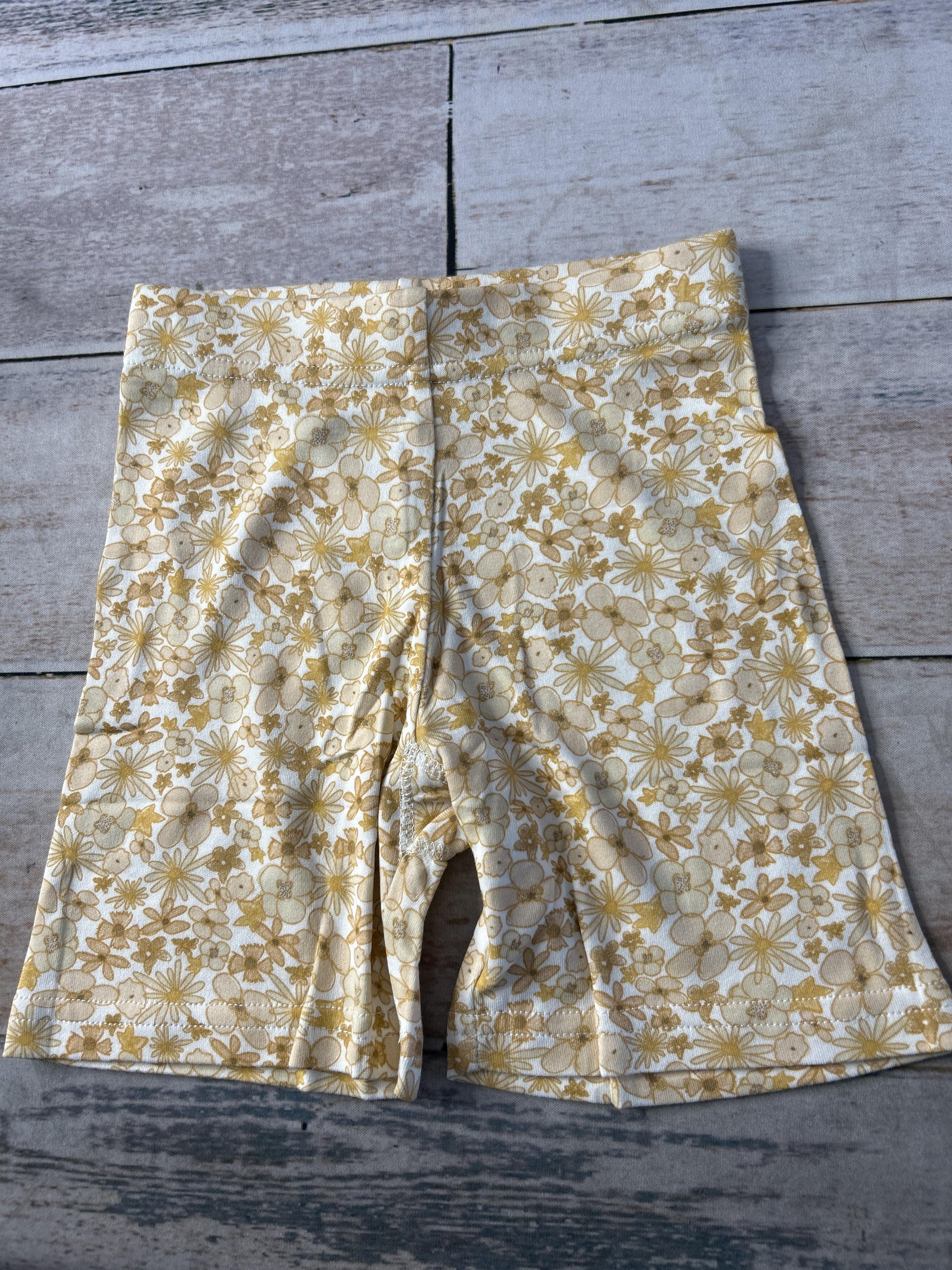 Goumi Girls Yellow | Flowers Shorts Size: 3T Yellow | Flowers