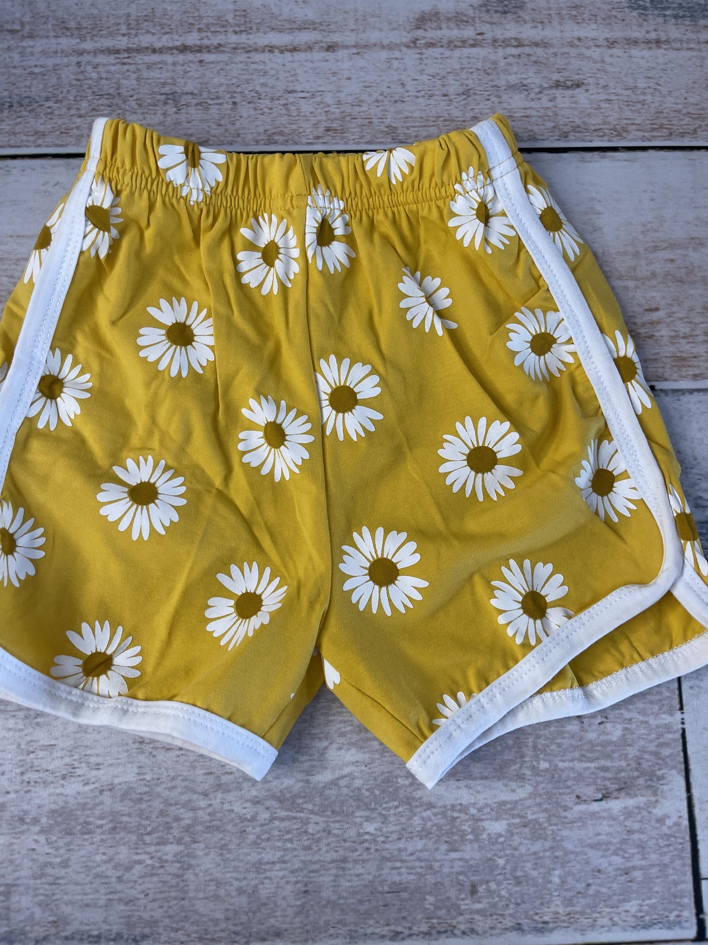 Unknown Girls Yellow | Flowers Shorts Size: 18-24 months Yellow | Flowers