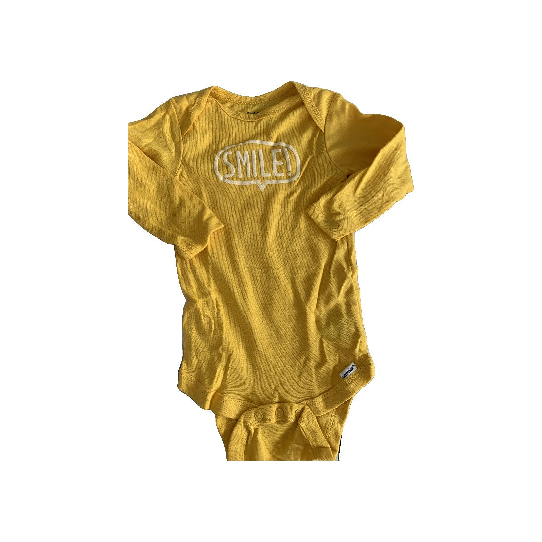 Gerber organic Boys Yellow | Graphic Onesie Size: 6-9 months Yellow | Graphic