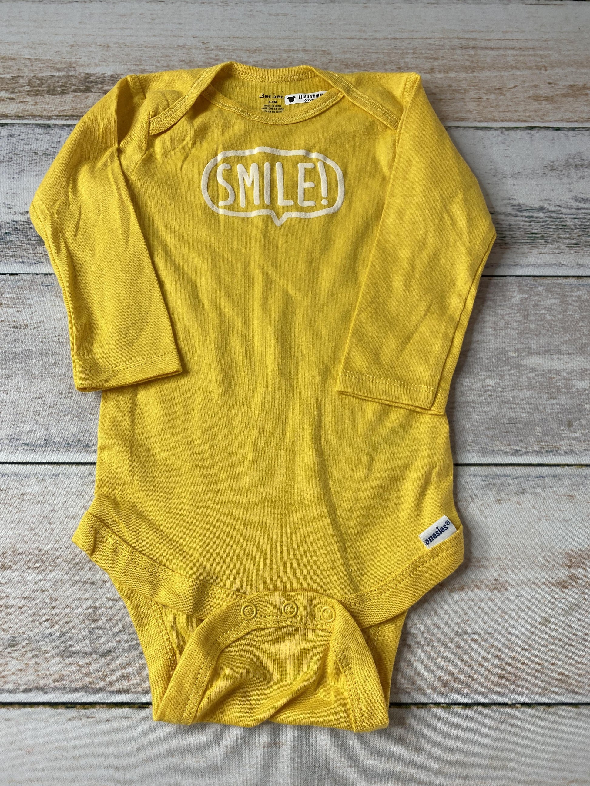 Gerber organic Boys Yellow | Graphic Onesie Size: 6-9 months Yellow | Graphic