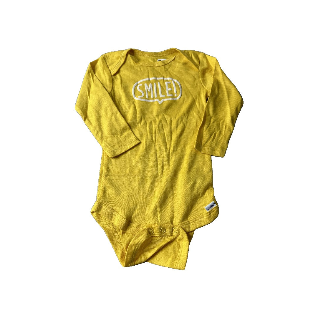 Gerber organic Boys Yellow | Graphic Onesie Size: 6-9 months Yellow | Graphic