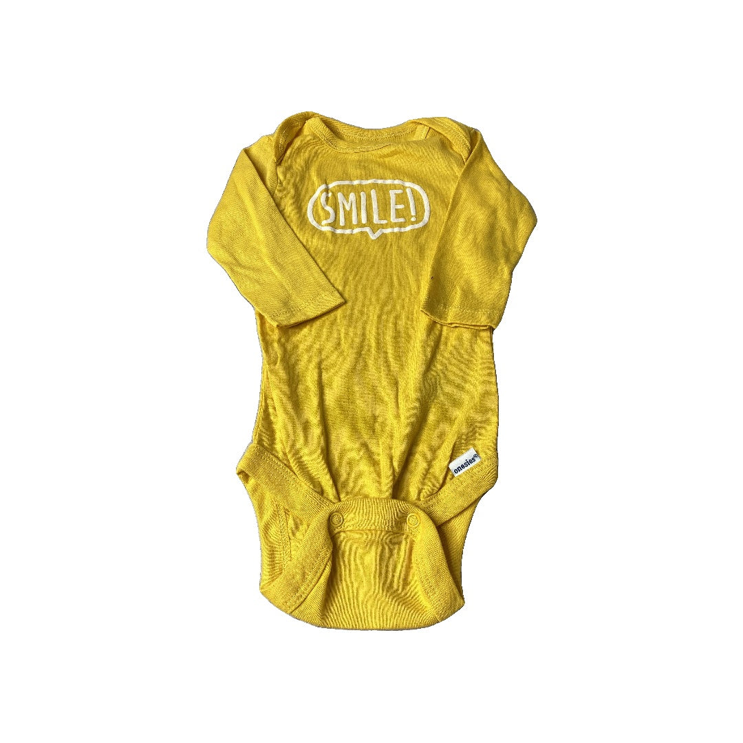 Gerber organic Boys Yellow | Graphic Onesie Size: 0-3 months Yellow | Graphic