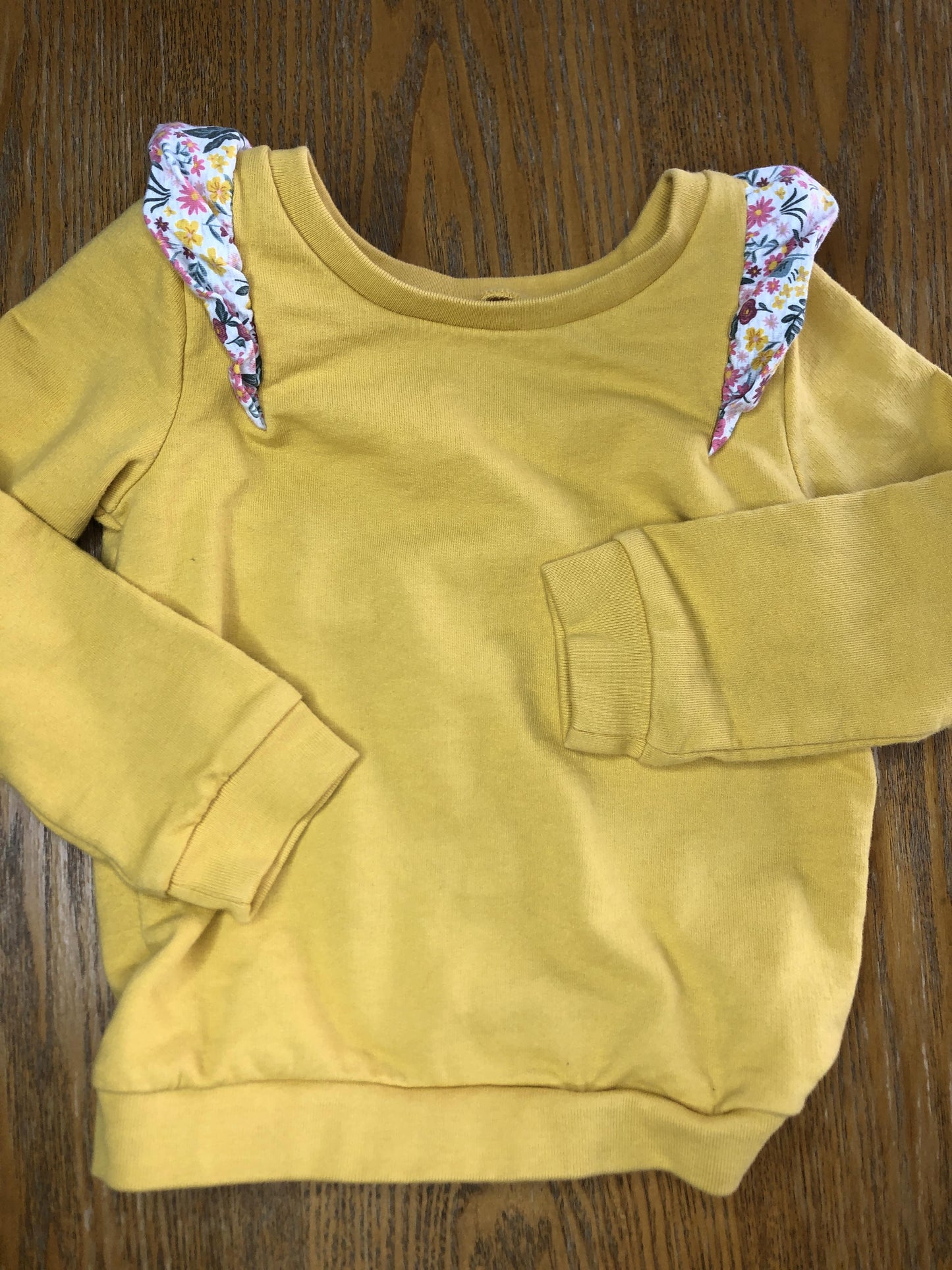 Carters Girls Yellow | Pink floral Sweater Size: 4T Yellow | Pink floral