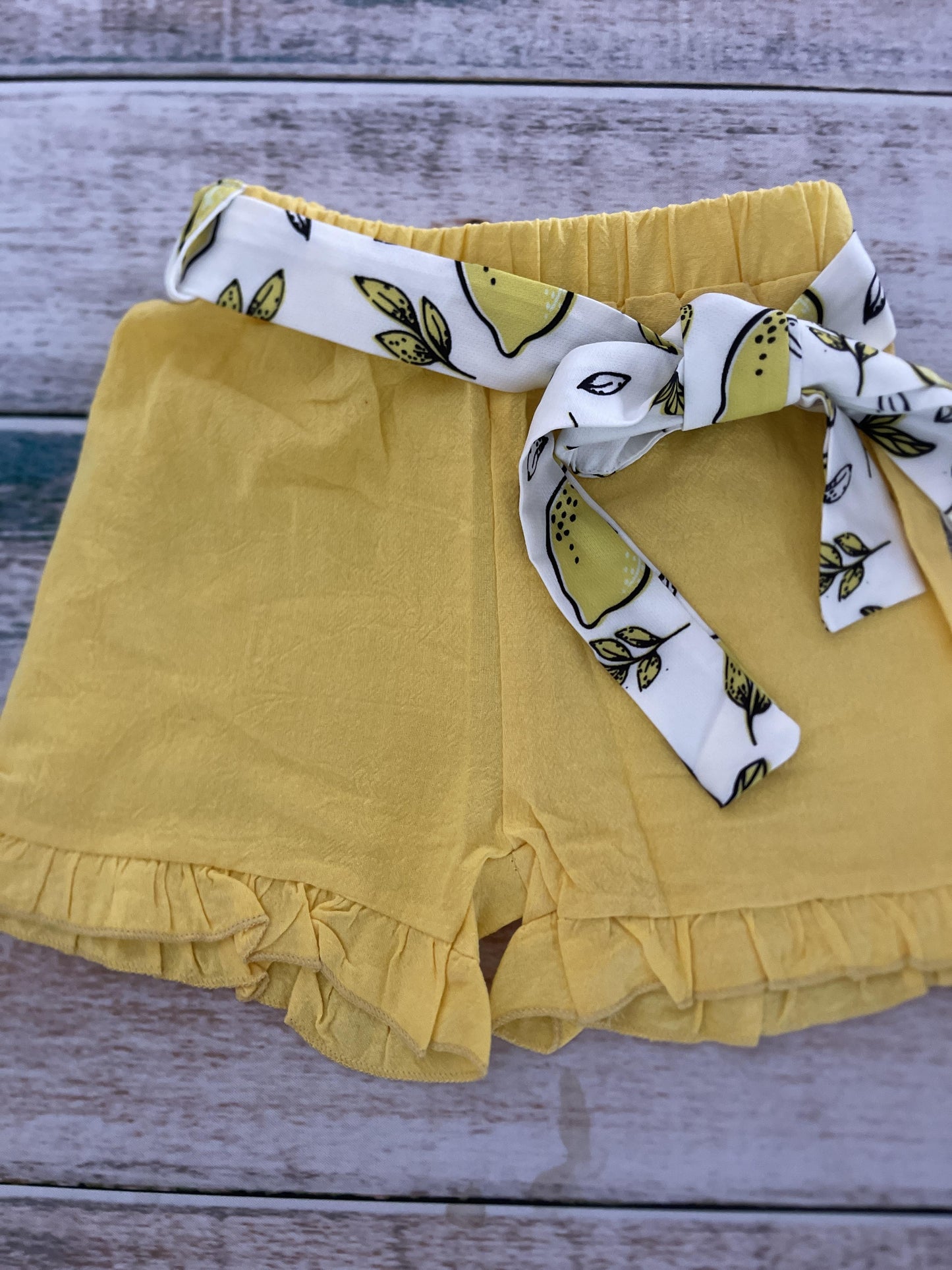 Unknown Girls Yellow Shorts Size: 18-24 months Yellow