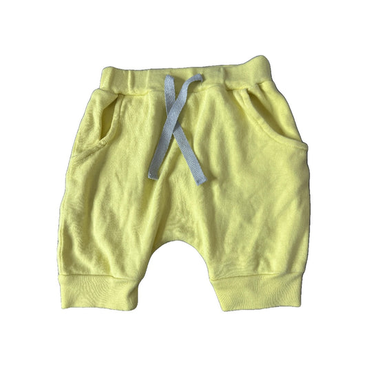 Finn + Emma Unisex Yellow Shorts Size: 6-9 months Yellow
