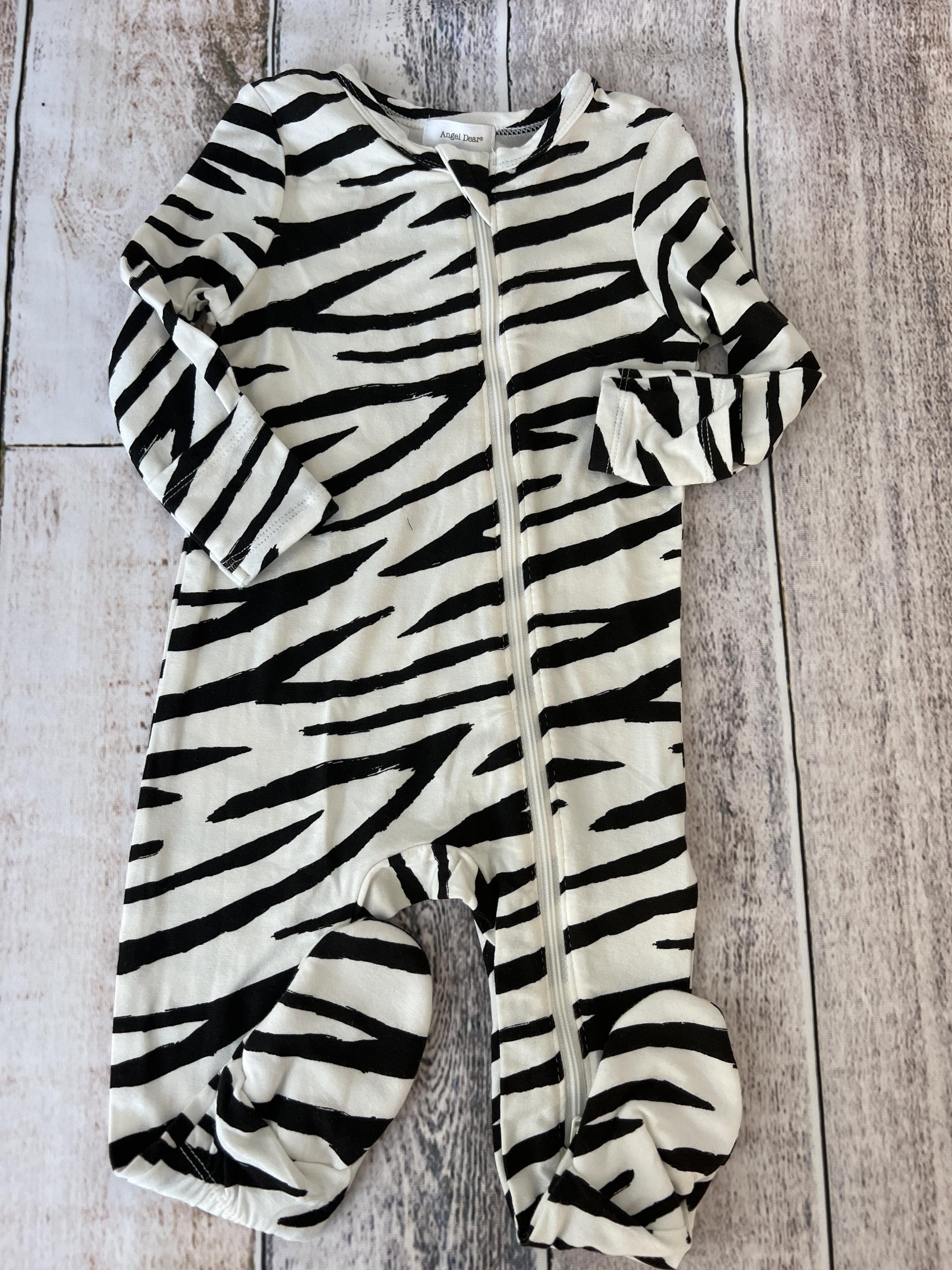 Angel Dear Girls Zebra Pajamas Size: 6-9 months Zebra